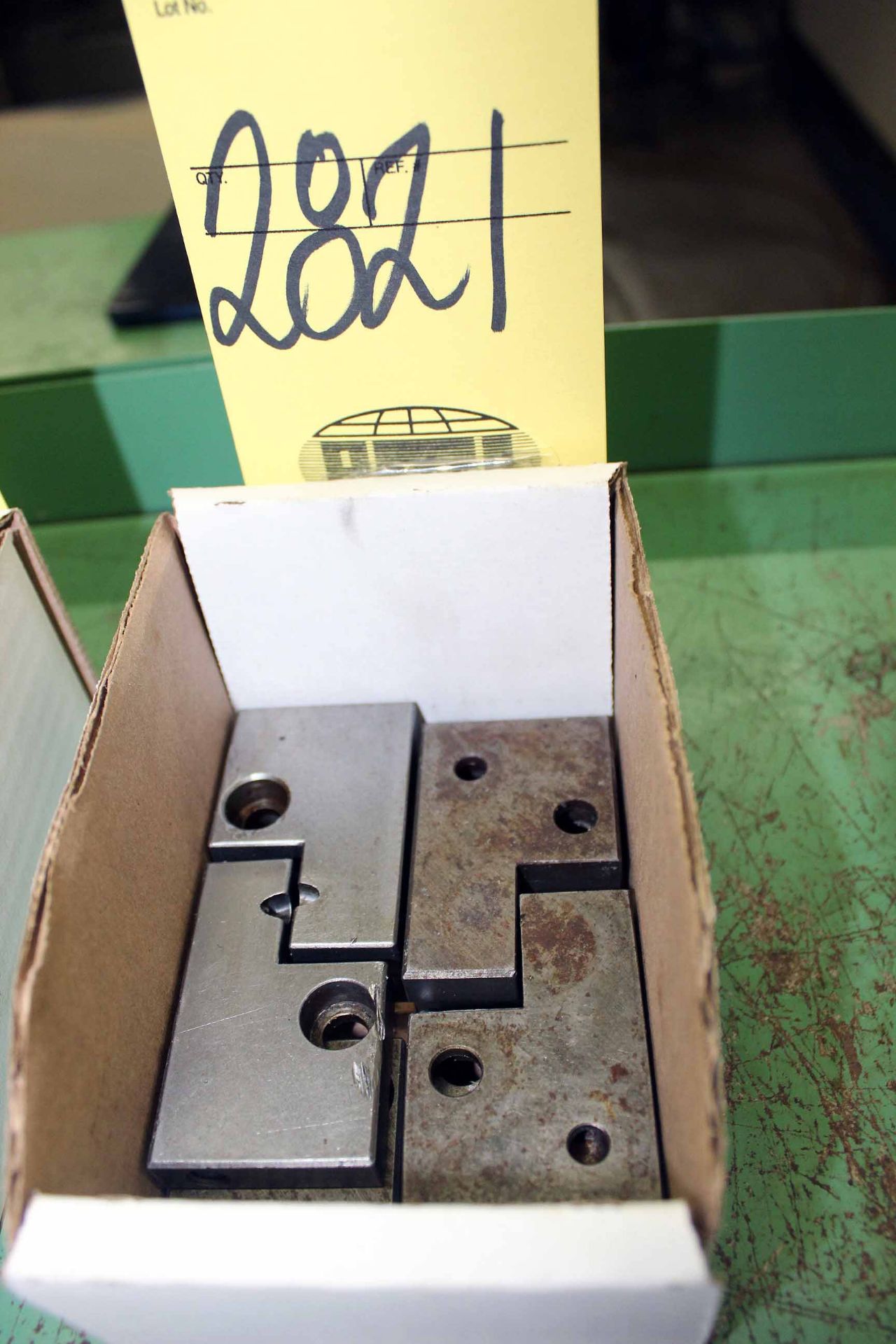 LOT OF THROUGH COOLANT HOLDERS (in one box)