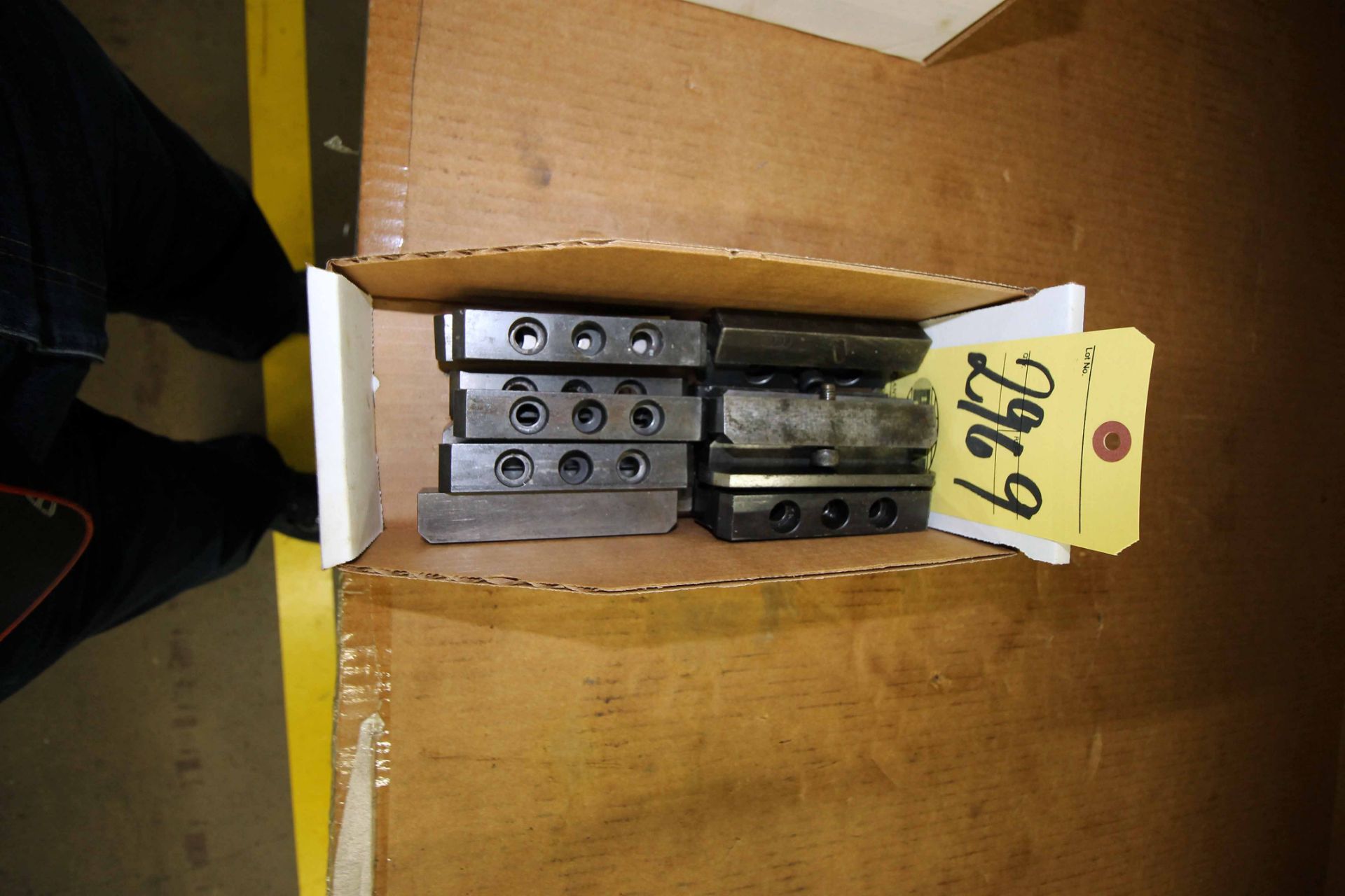 LOT OF TOOLHOLDING EQUIPMENT (in one box)