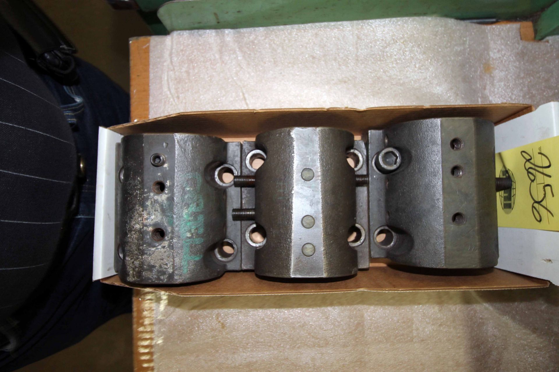 LOT OF TURRET TOOLHOLDERS (in one box)