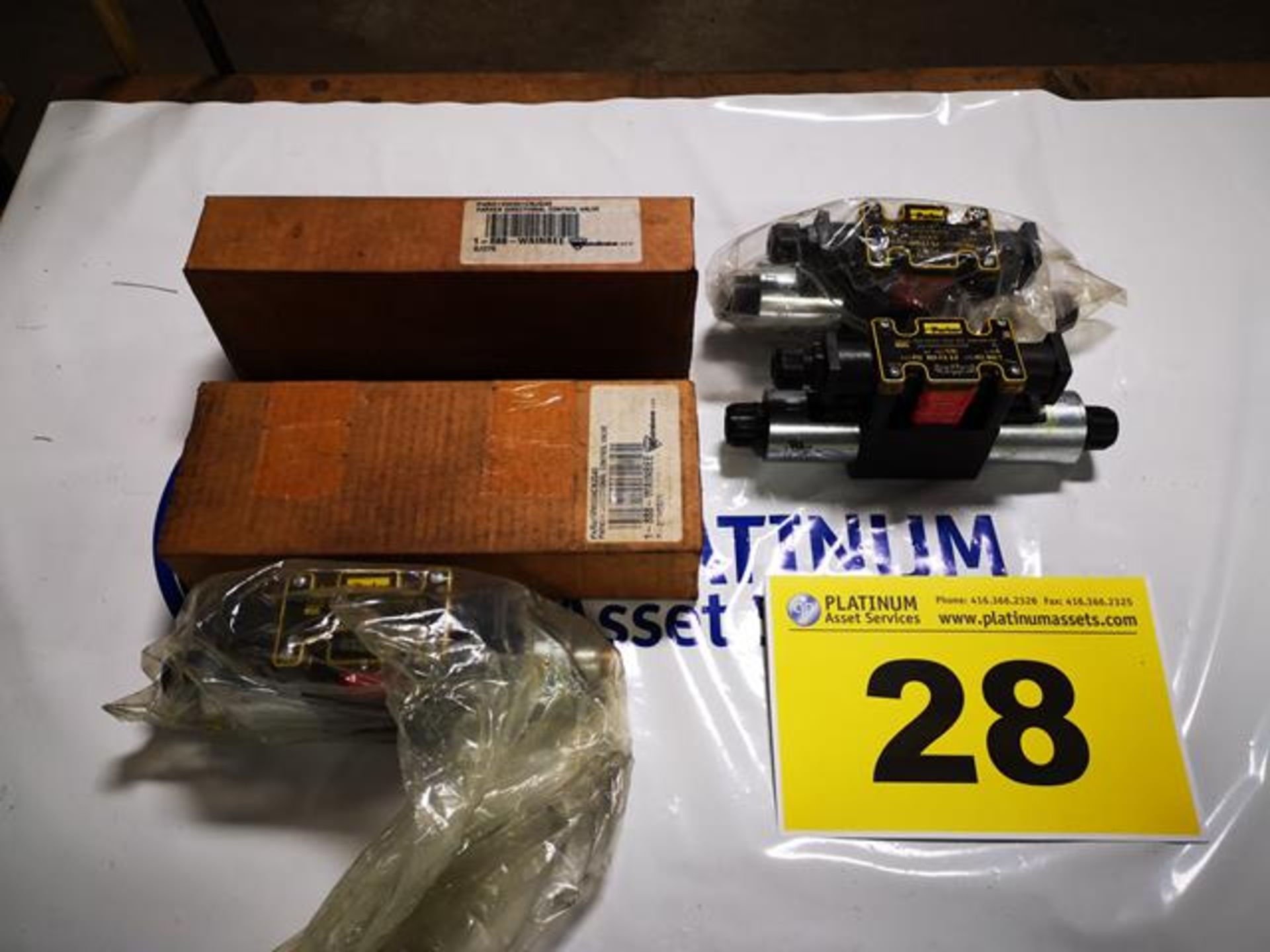 PARKER HANNIFIN, PARD1VW001CNJG45, HYDRAULIC OIL DIRECTIONAL VALVE, NEW IN BOX