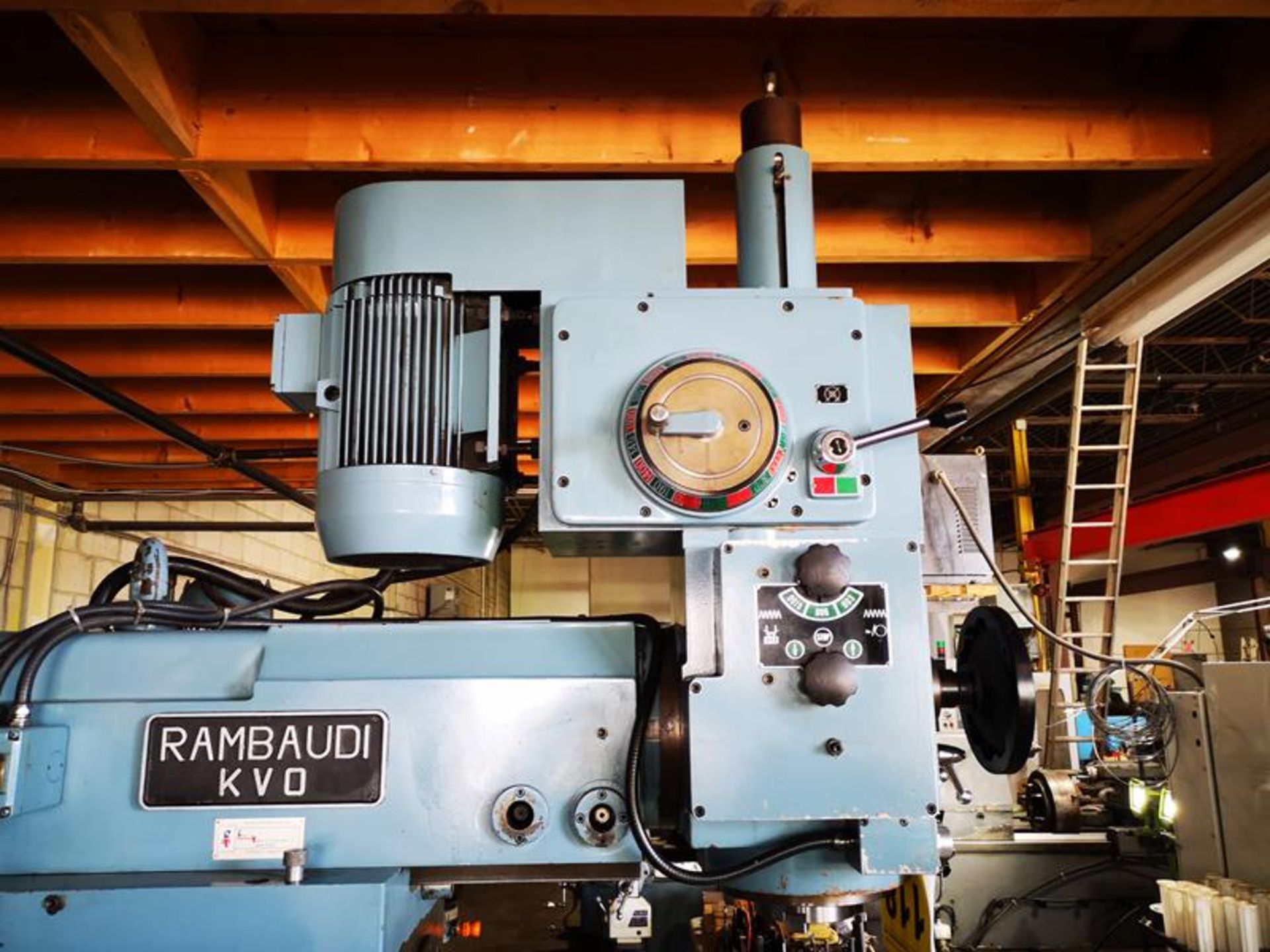 RAMBAUDI, KVOE51, 65" X 18", UNIVERSAL MILL, 50 TAPER, GEAR DRIVEN HYDRAULIC POWER DRAWBAR, 11 HP, 3 - Image 4 of 13