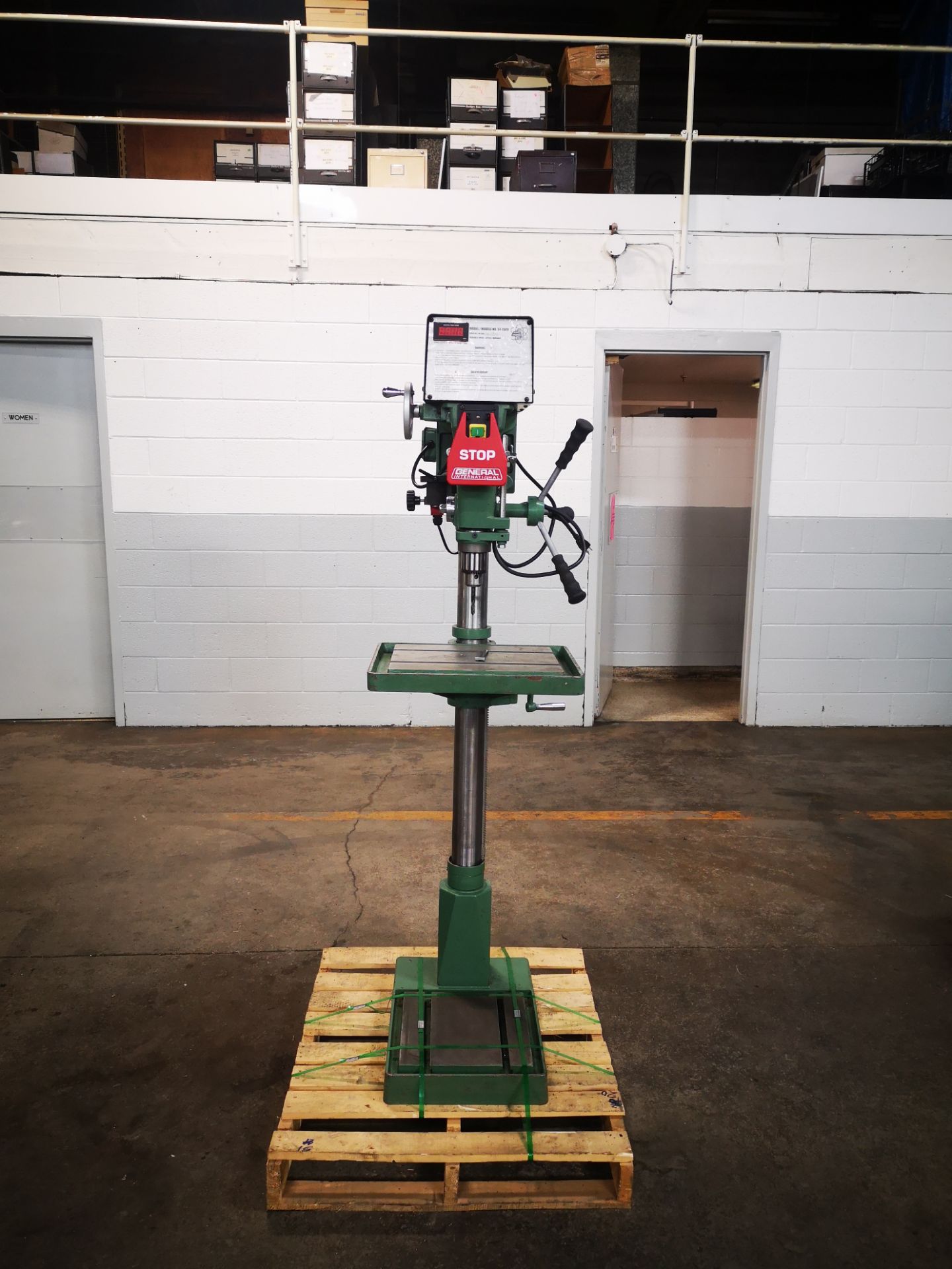 GENERAL, 34-156, 17" X 13" PEDESTAL DRILL PRESS, 1/2" KEYED CHUCK, 1 HP VARIABLE SPEED SPINDLE, - Image 2 of 5