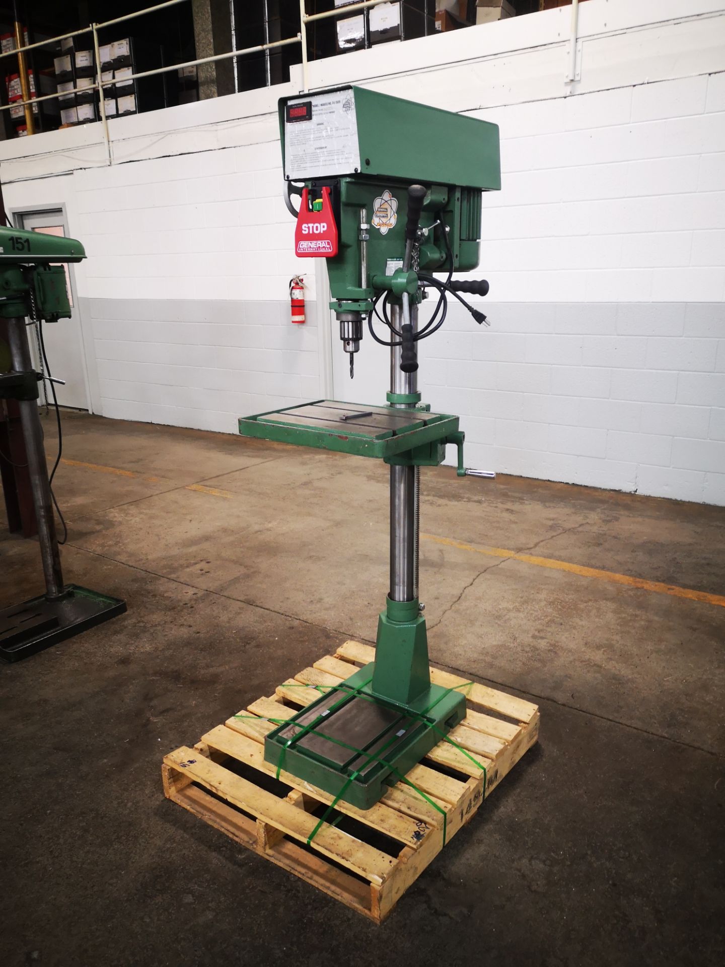 GENERAL, 34-156, 17" X 13" PEDESTAL DRILL PRESS, 1/2" KEYED CHUCK, 1 HP VARIABLE SPEED SPINDLE, - Image 3 of 5