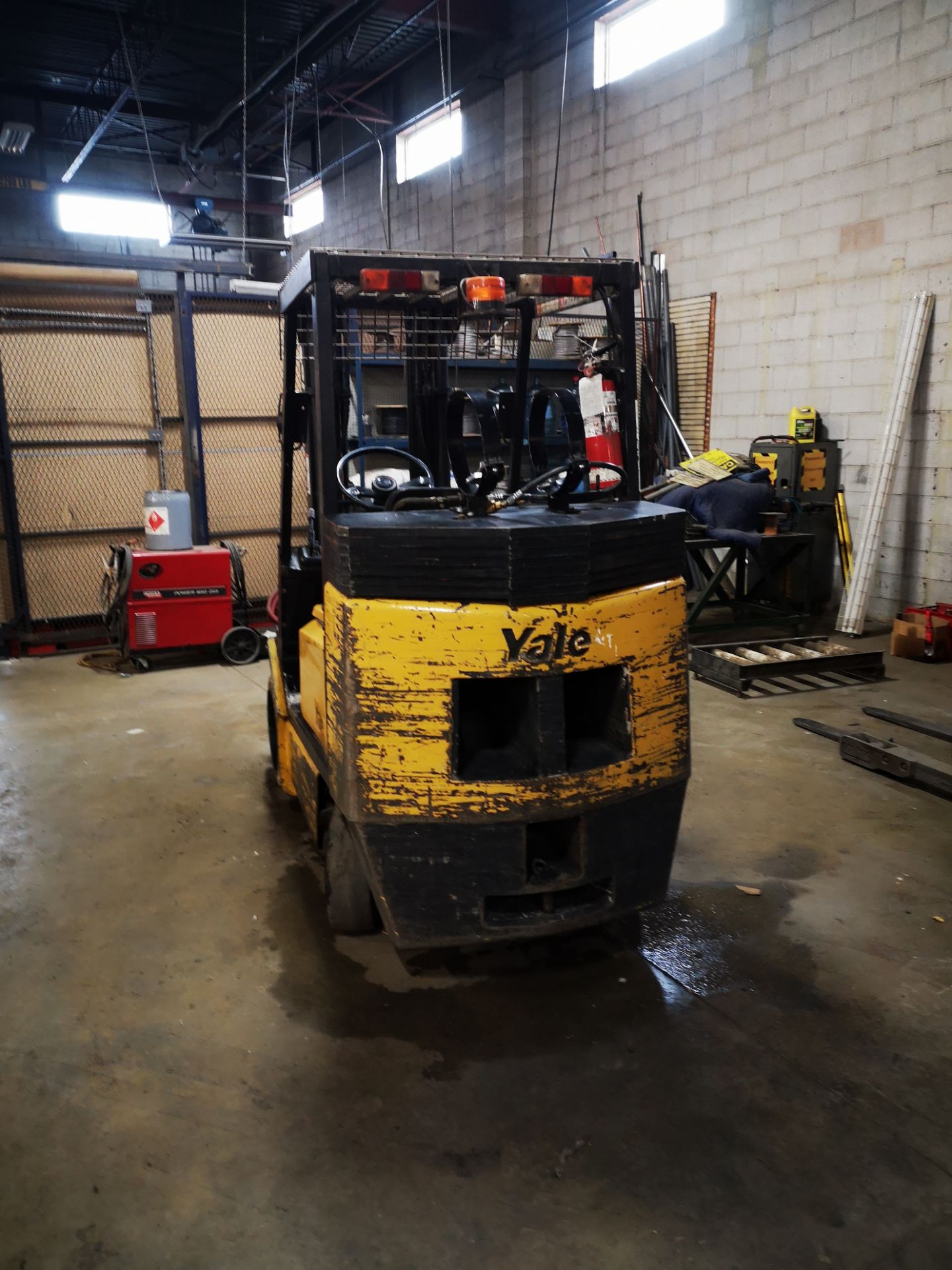 YALE, GL-C060TENUAFE083, 6,000 LBS., 3 STAGE, LPG FORKLIFT, SIDE SHIFT, 188" MAX LIFT, S/N - Image 4 of 8