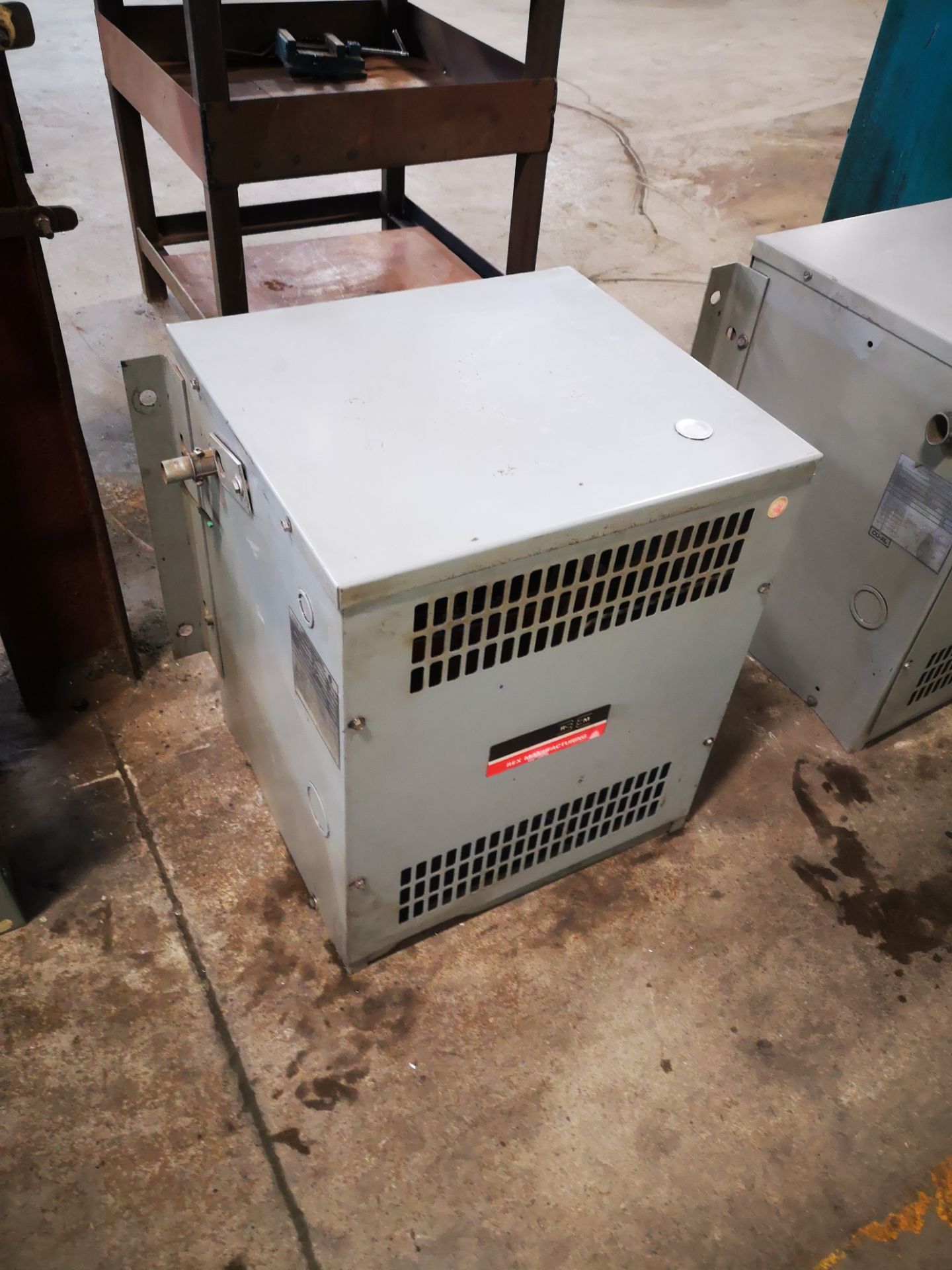 REX MANUFACTURING, 30 KVA, TRANSFORMER, 600 VOLT PRIMARY TO 480 V SECONDARY , 30 KVA, 3 PHASE, S/N