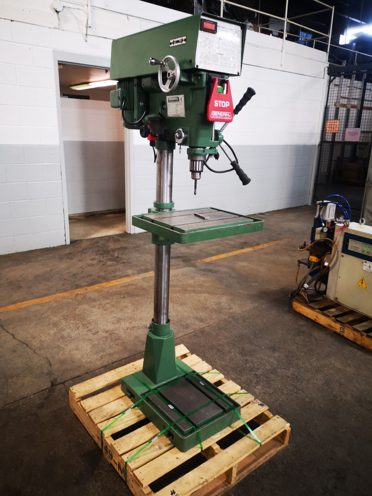 GENERAL, 34-156, 17" X 13" PEDESTAL DRILL PRESS, 1/2" KEYED CHUCK, 1 HP VARIABLE SPEED SPINDLE,