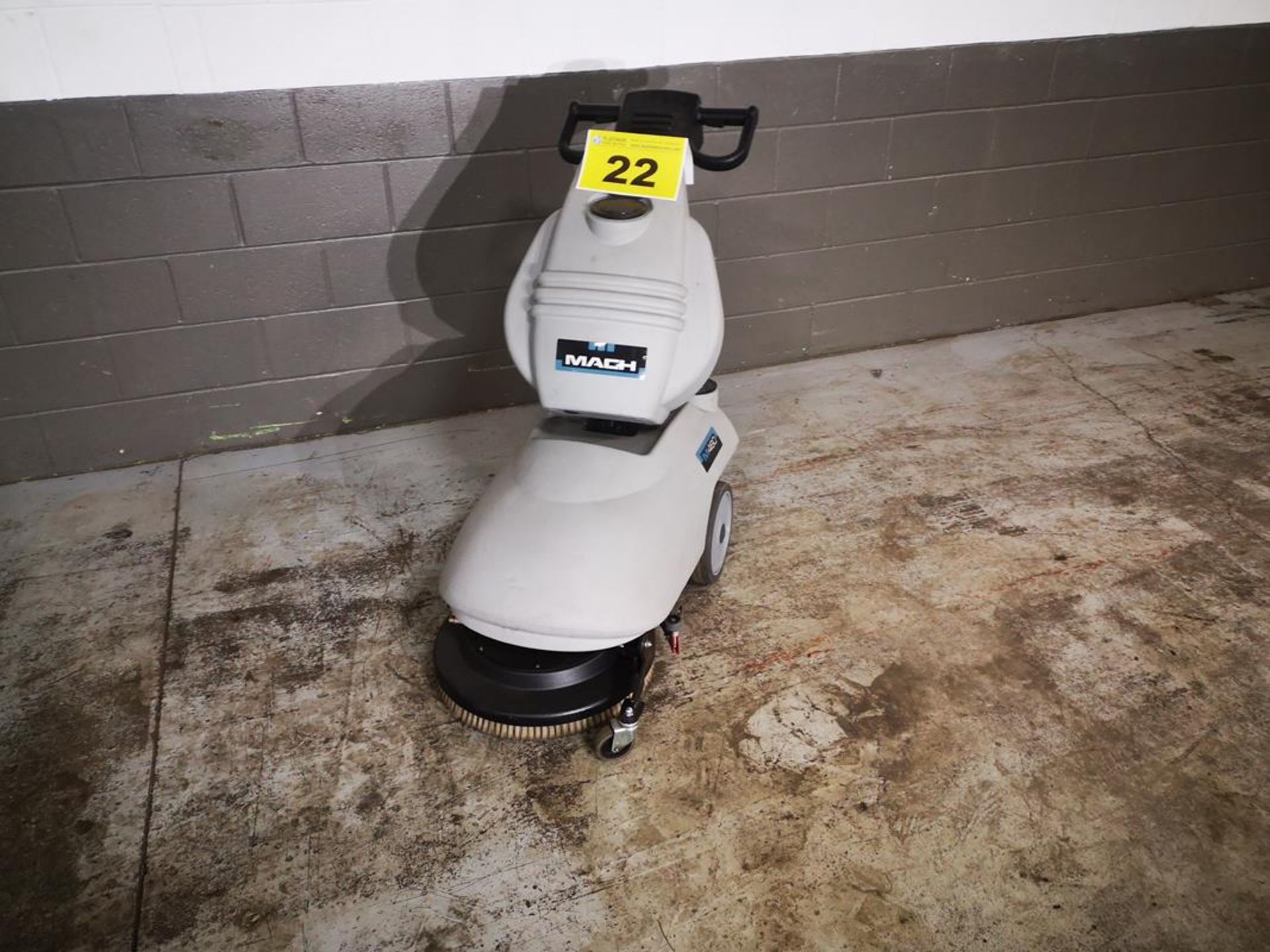 EUREKA, MACH 460B,BATTERY POWERED, FLOOR SCRUBBER, - Image 2 of 5