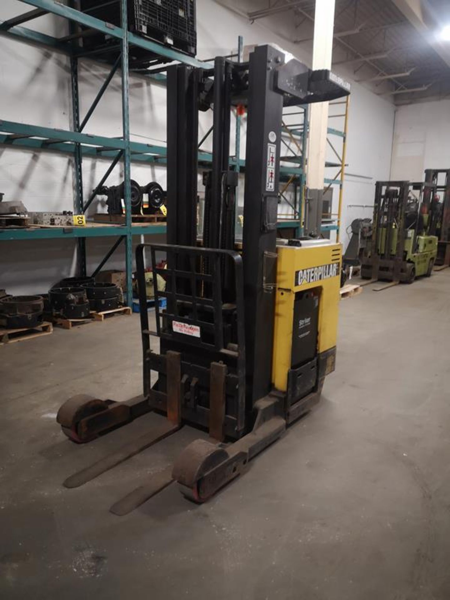 CATERPILLAR, NRR40, 4000 LBS., BATTERY POWERED, REACH TRUCK - Image 5 of 11