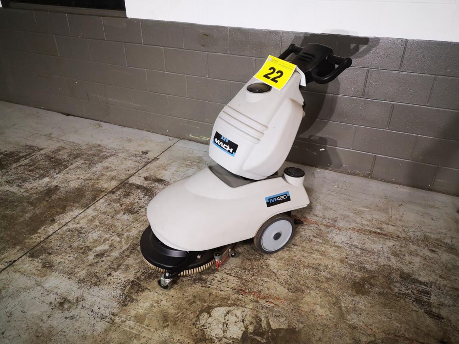 EUREKA, MACH 460B,BATTERY POWERED, FLOOR SCRUBBER, - Image 3 of 5