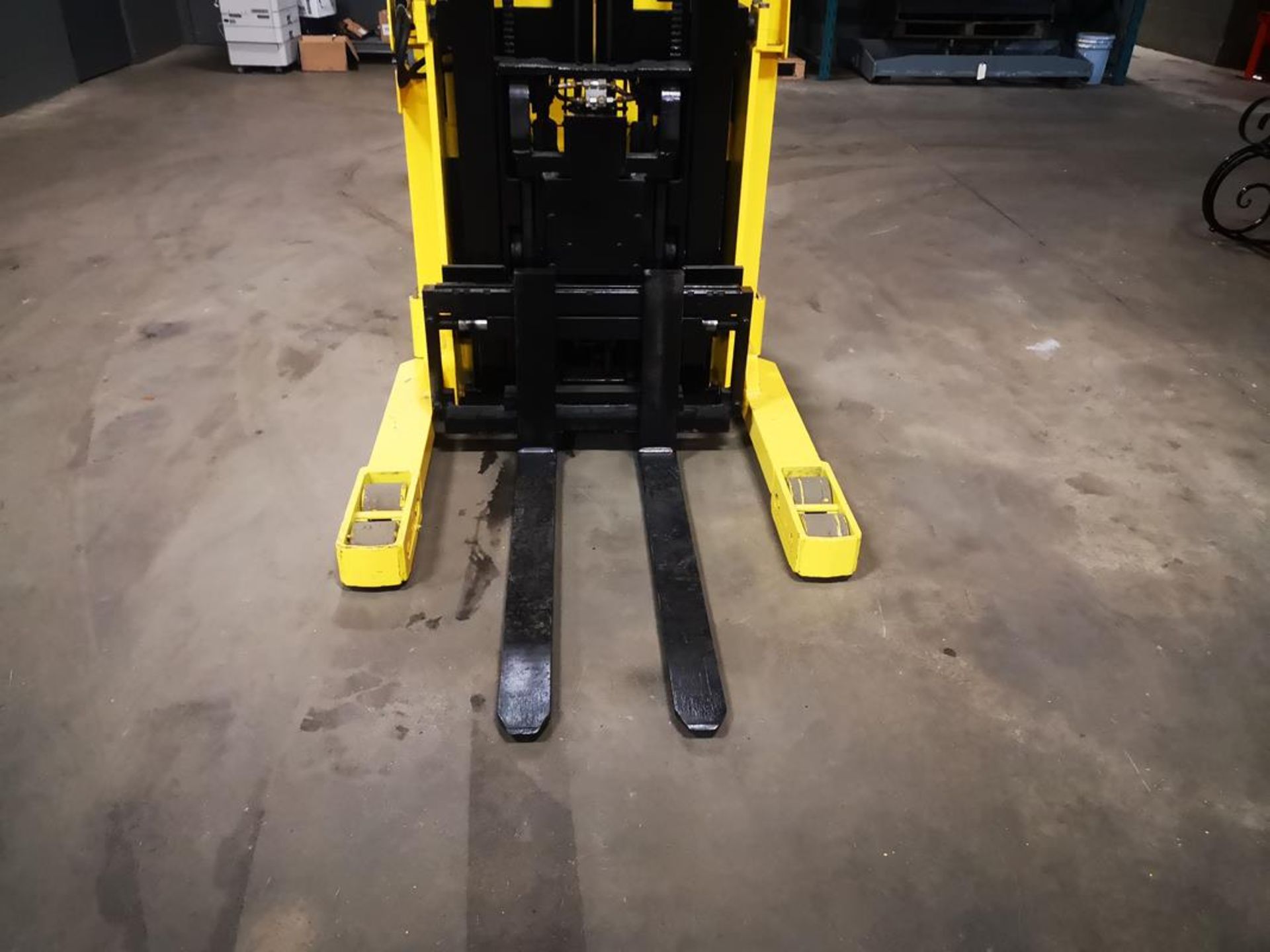 YALE, NR035AENM24TV096, 3500 LBS., BATTERY POWERED, REACH LIFT TRUCK, - Image 9 of 12
