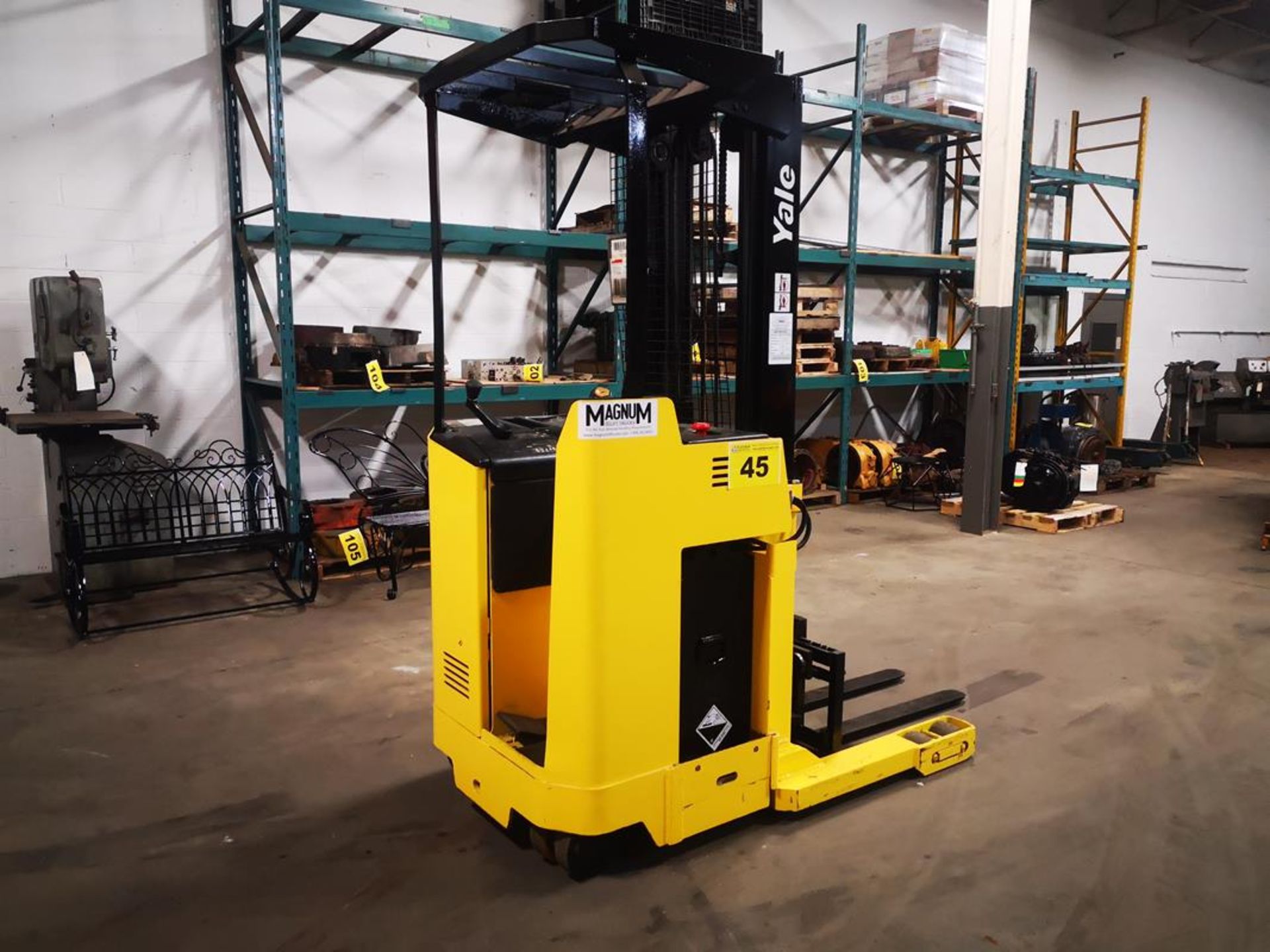 YALE, NR035AENM24TV096, 3500 LBS., BATTERY POWERED, REACH LIFT TRUCK, - Image 4 of 12
