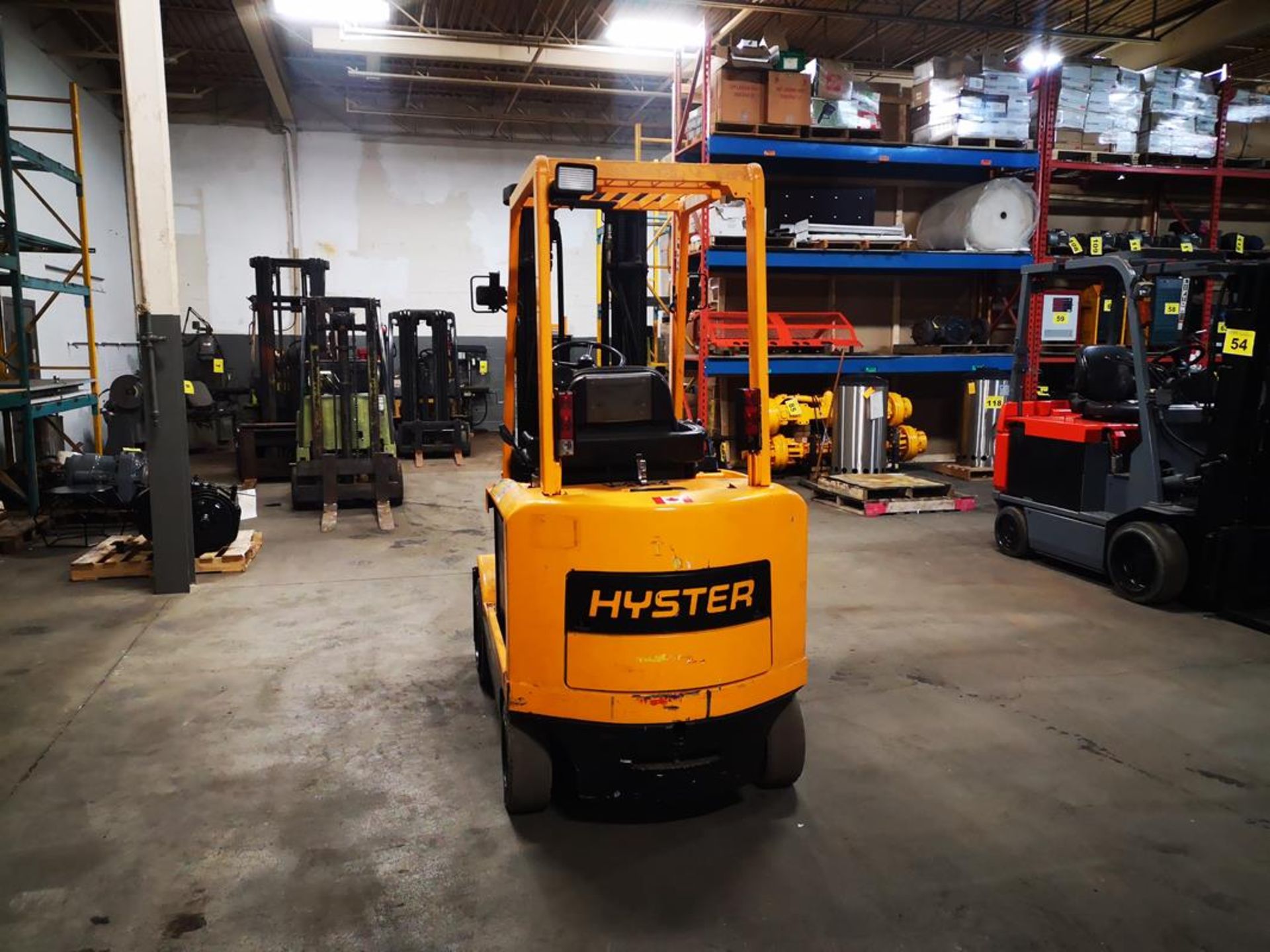 HYSTER, E60XM2-33, 3500 LBS, FORKLIFT, 3 STAGE MAST, 211" MAX LIFT, SIDE SHIFT, CARTON CLAMP - Image 3 of 10