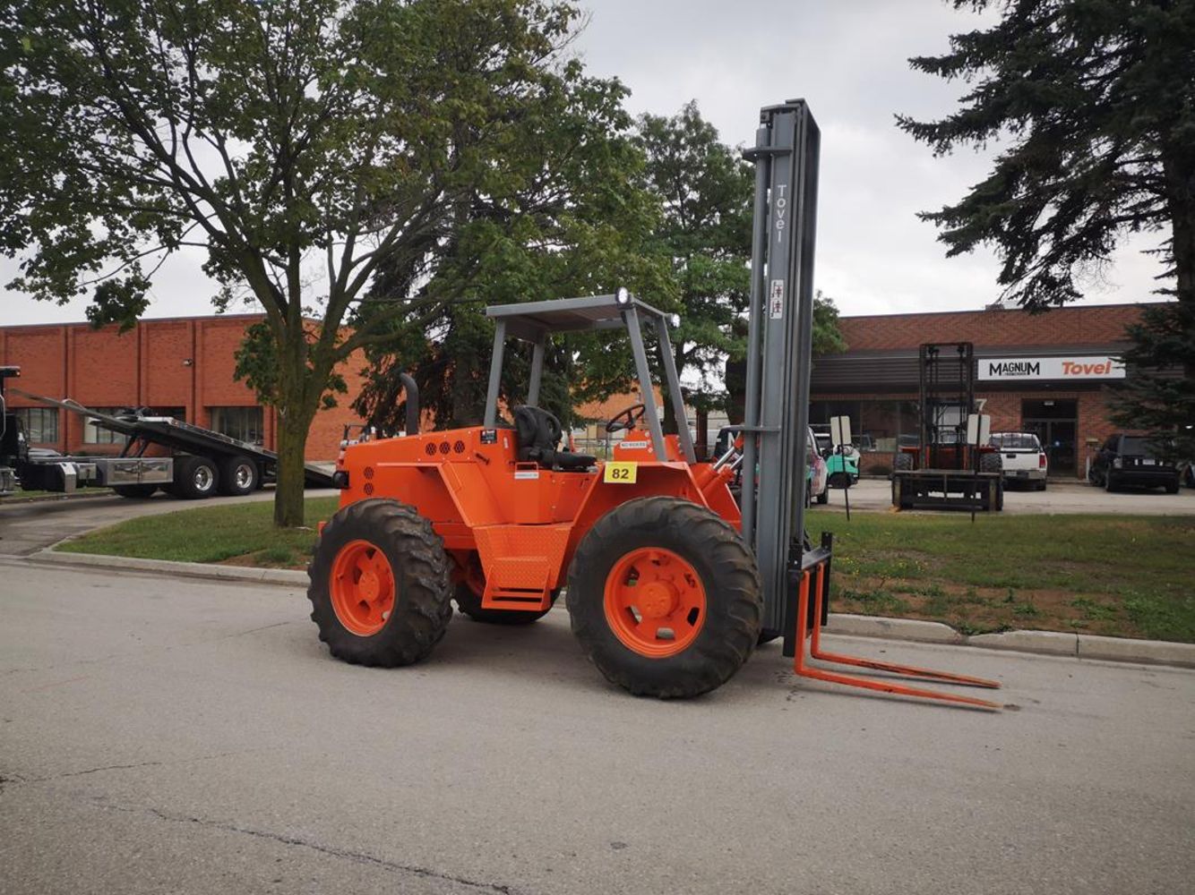 Magnum Liftrucks and Tovel Manufacturing – Forklifts, Walkies, Reach Trucks, Skyjacks and Fabricating Machinery