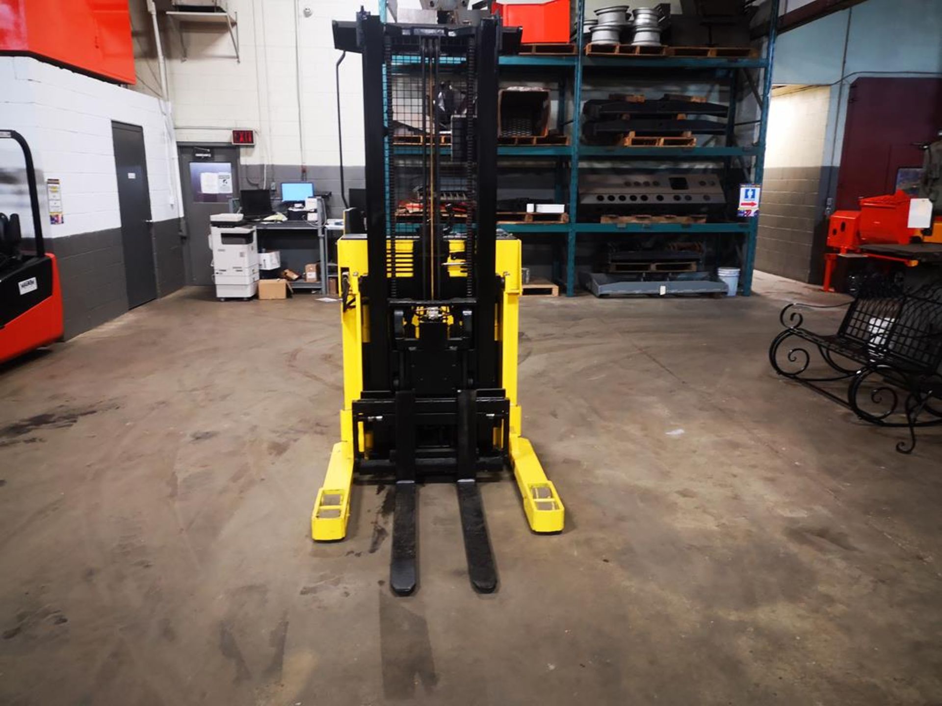 YALE, NR035AENM24TV096, 3500 LBS., BATTERY POWERED, REACH LIFT TRUCK, - Image 8 of 12