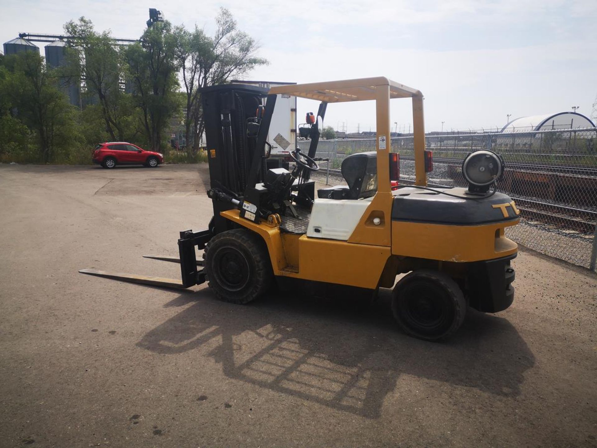 TCM, FG40N7T/DD, 10,000 LBS, 3 STAGE, LPG FORKLIFT - Image 4 of 19