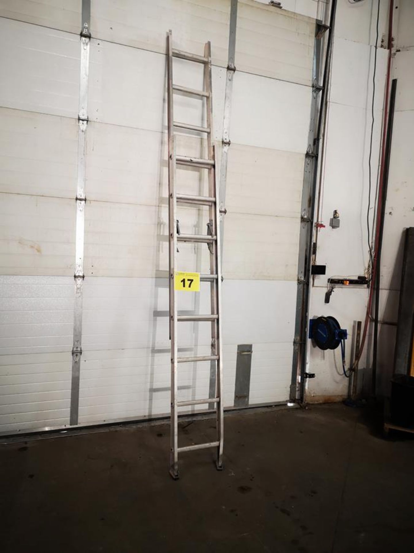 LITE, LP-1016, ALUMINUM EXTENSION LADDER, 12' TO 24' - Image 2 of 2