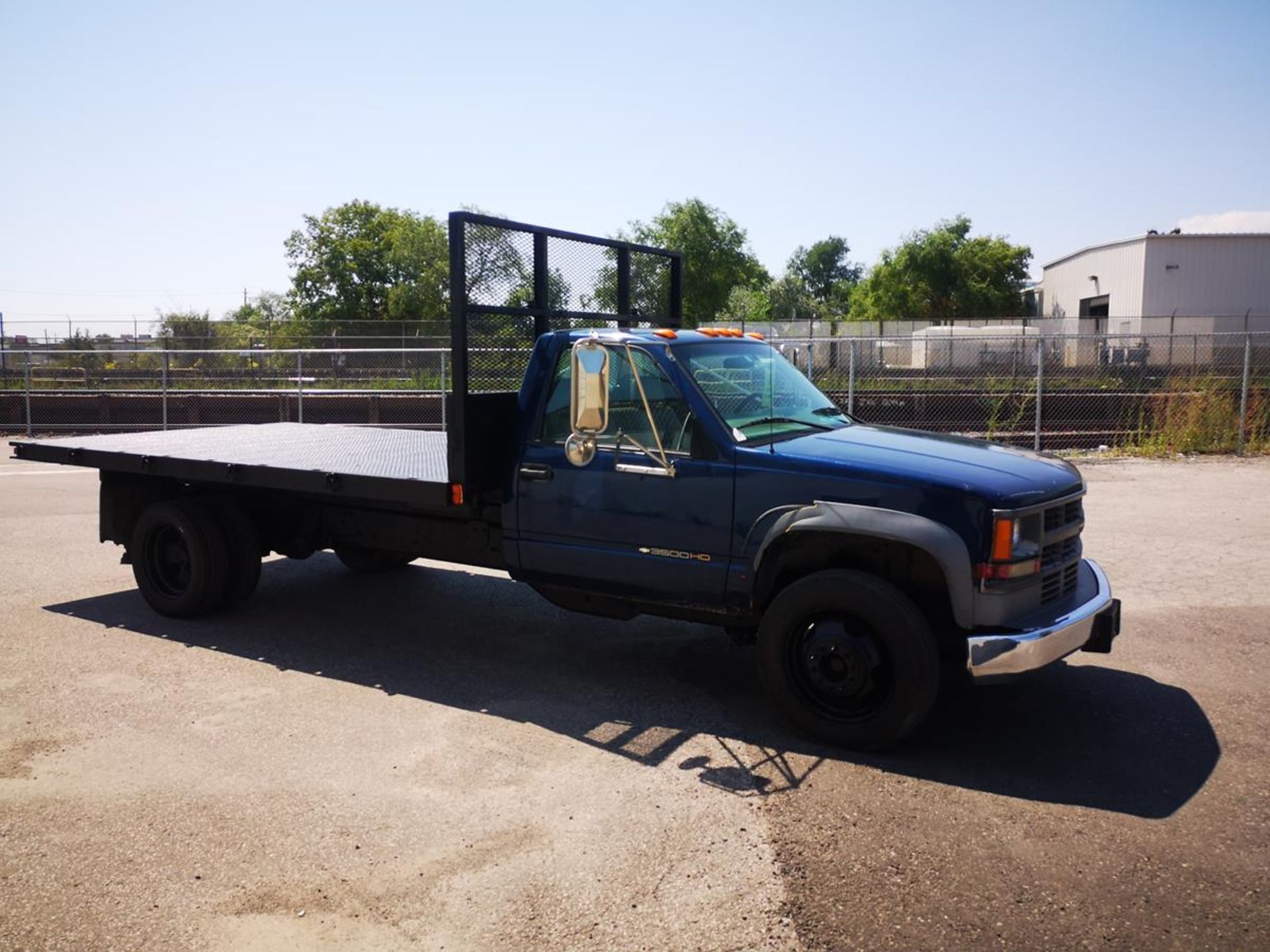 2000, CHEVROLET, C3500HD, 14', HYDRAULIC, TITLING DECK, FLATBED TRUCK - Image 3 of 19