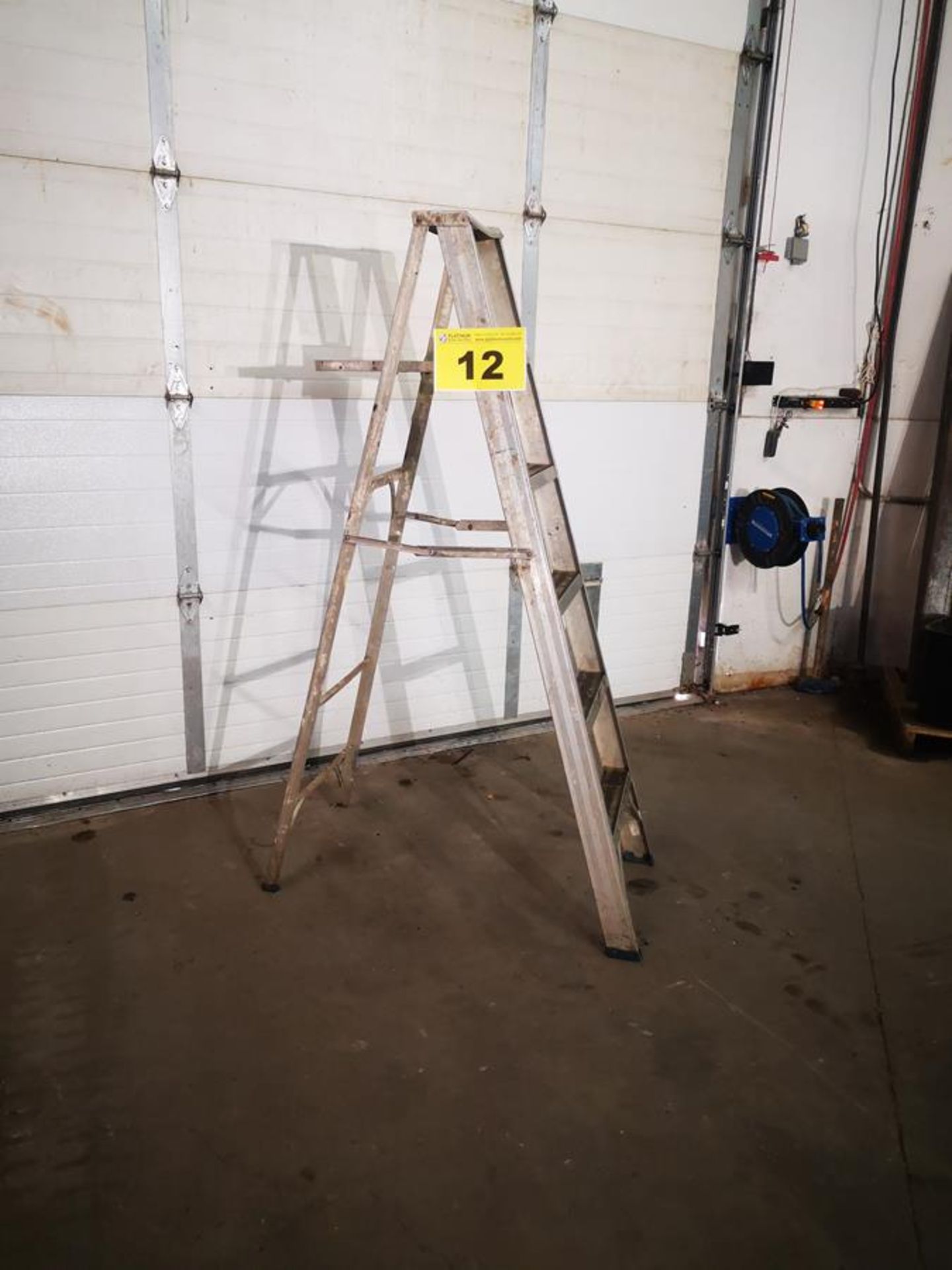 A-FRAME, ALUMINUM, LADDER, 6'