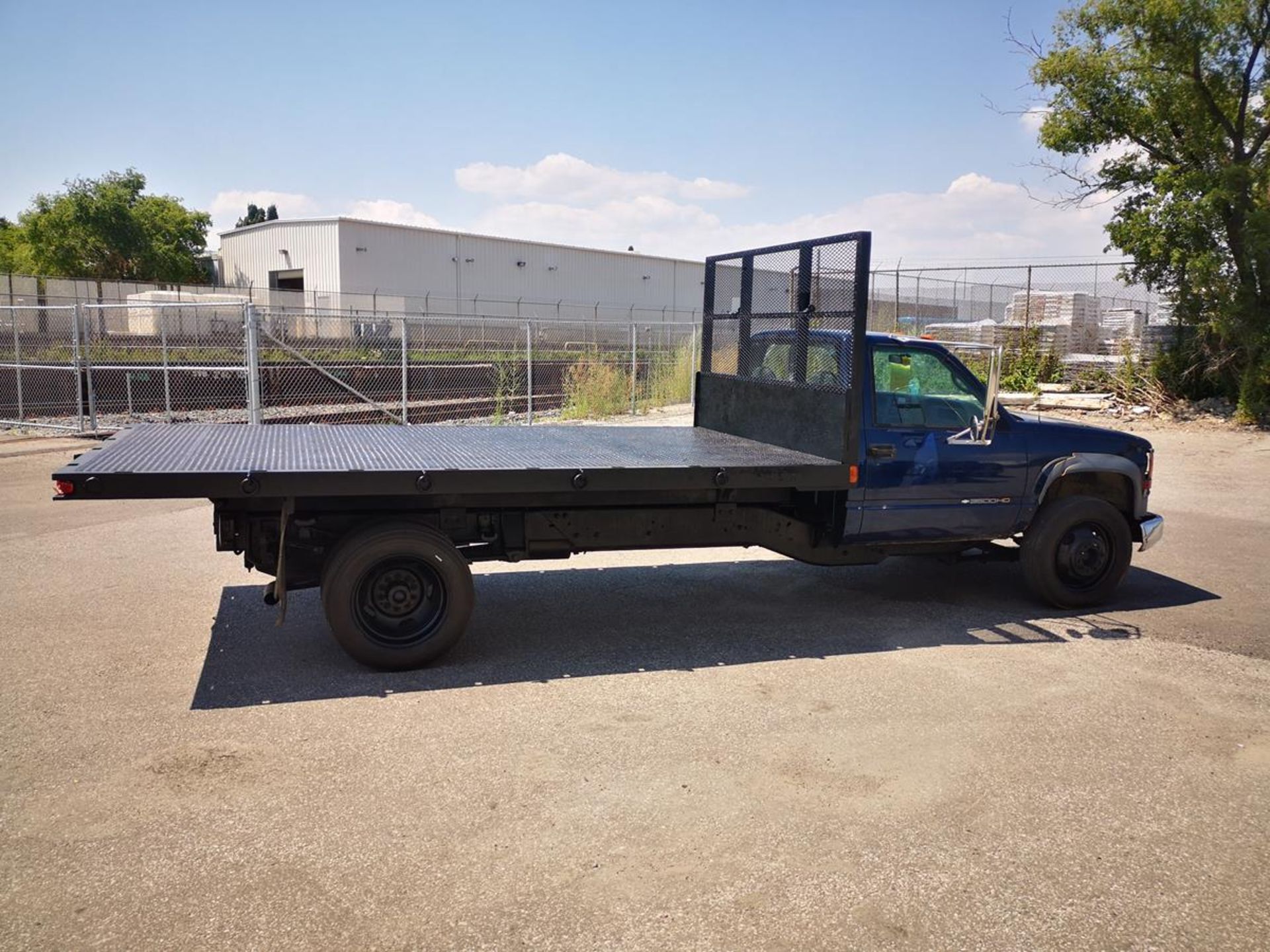 2000, CHEVROLET, C3500HD, 14', HYDRAULIC, TITLING DECK, FLATBED TRUCK - Image 4 of 19