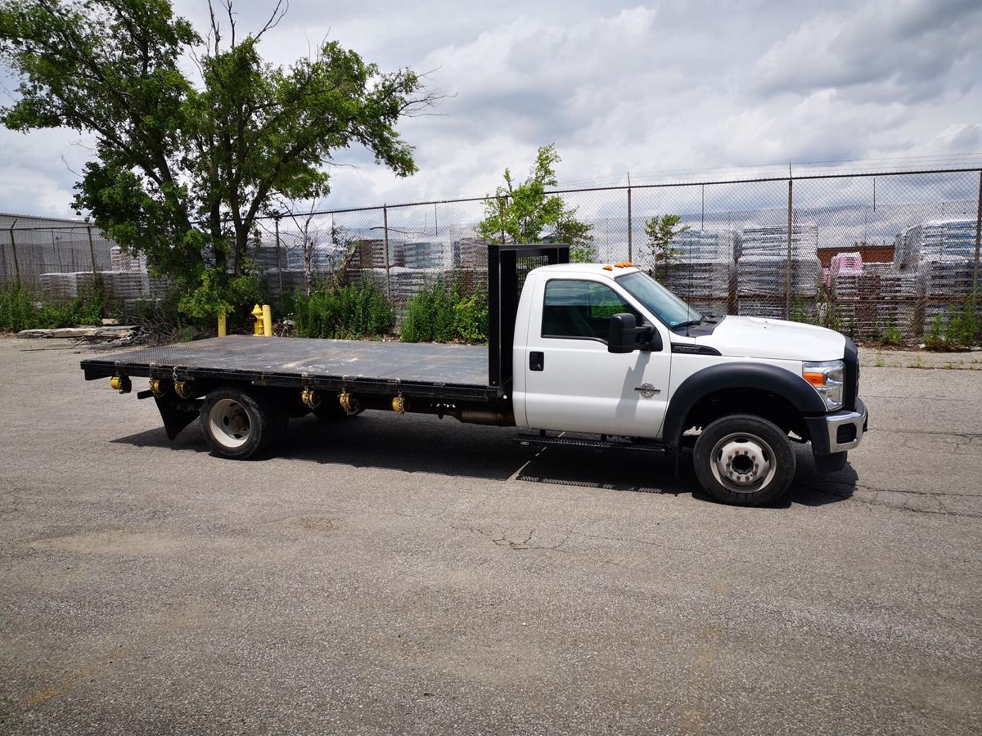 2016 FORD, F550 SUPER DUTY, 15' FLATBED TRUCK - Image 6 of 22