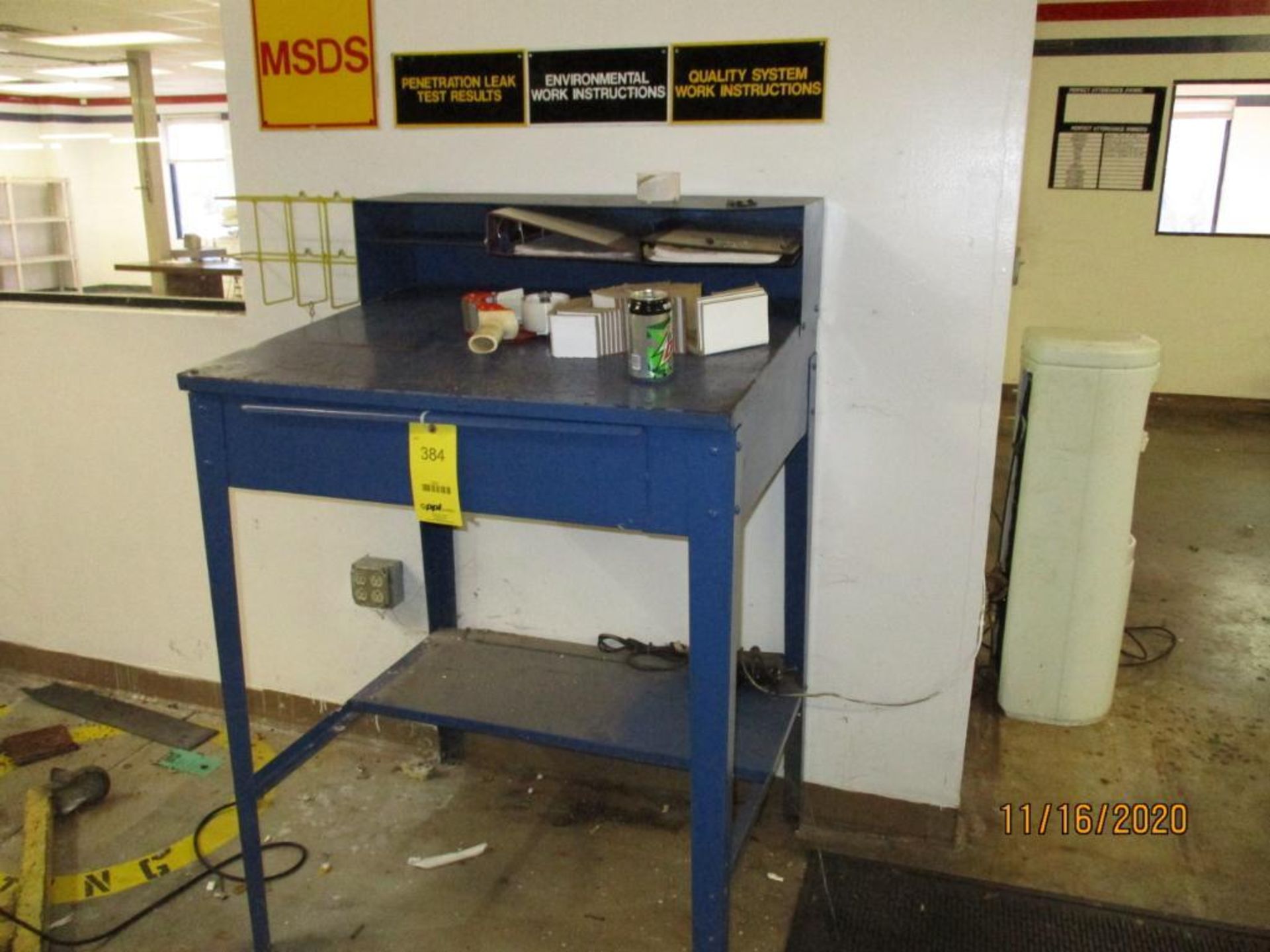Metal Workmans Desk (LOCATED IN BESSEMER, AL)
