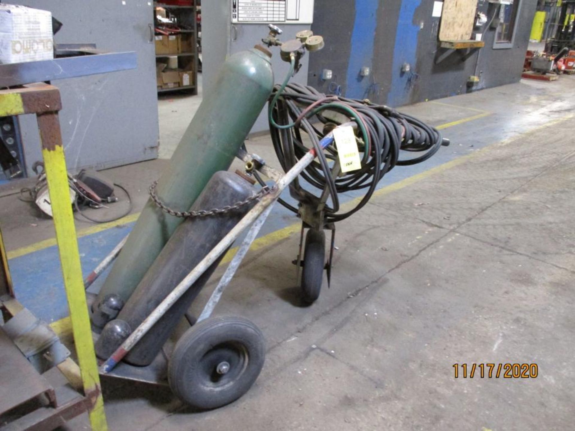 Oxygen/Acetylene Cart with Hose, Gauge, Torch (LOCATED IN COLUMBIANA, AL)