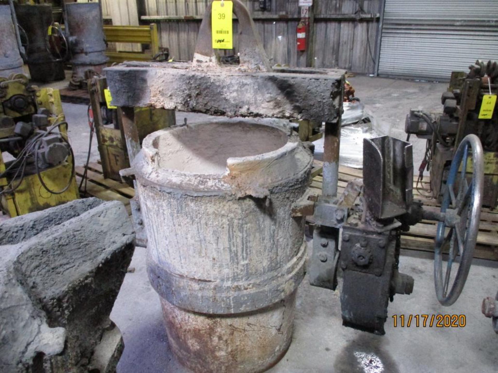 Modern 2500 lb. Ladle (LOCATED IN COLUMBIANA, AL) - Image 2 of 2