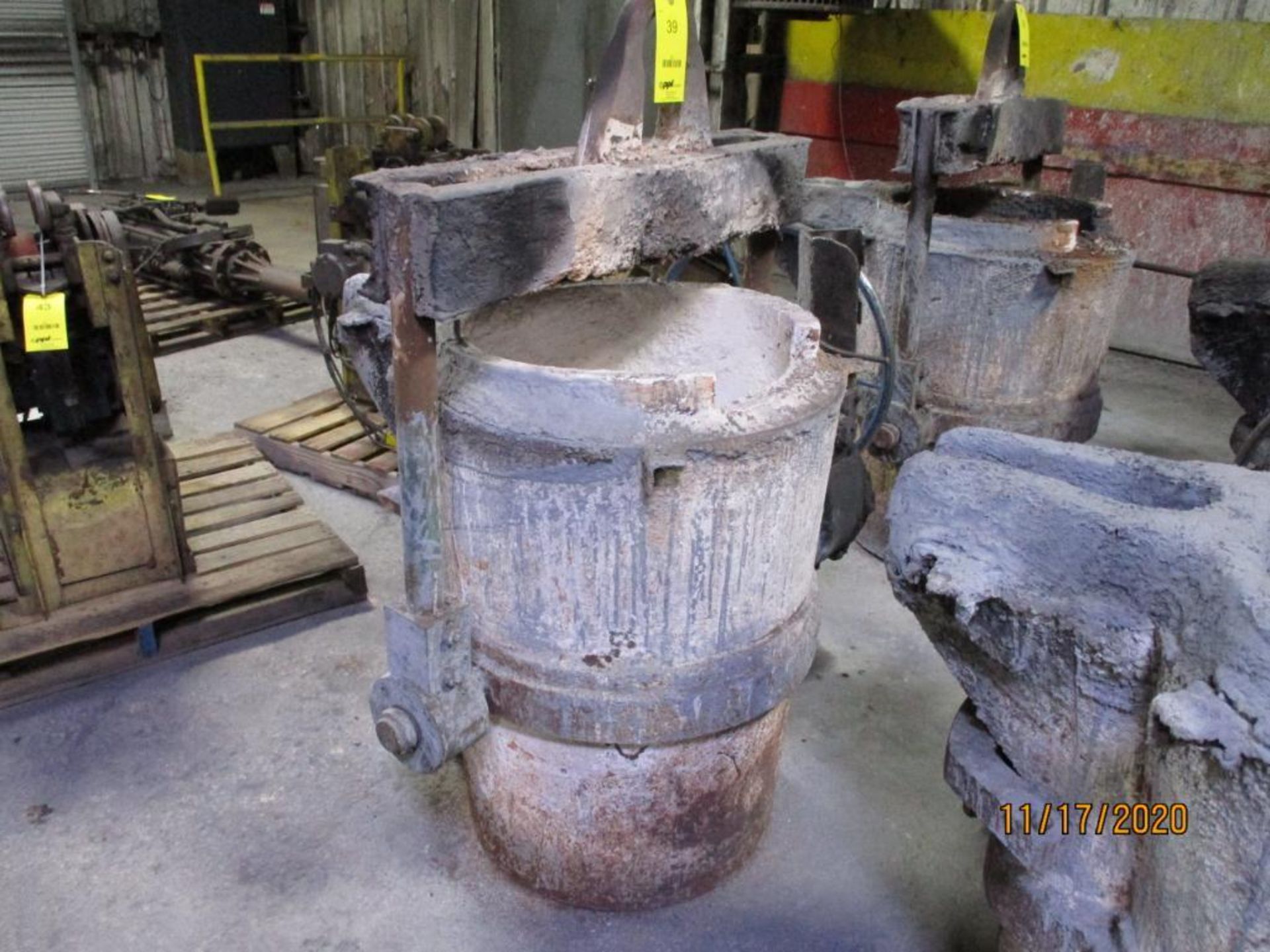 Modern 2500 lb. Ladle (LOCATED IN COLUMBIANA, AL)