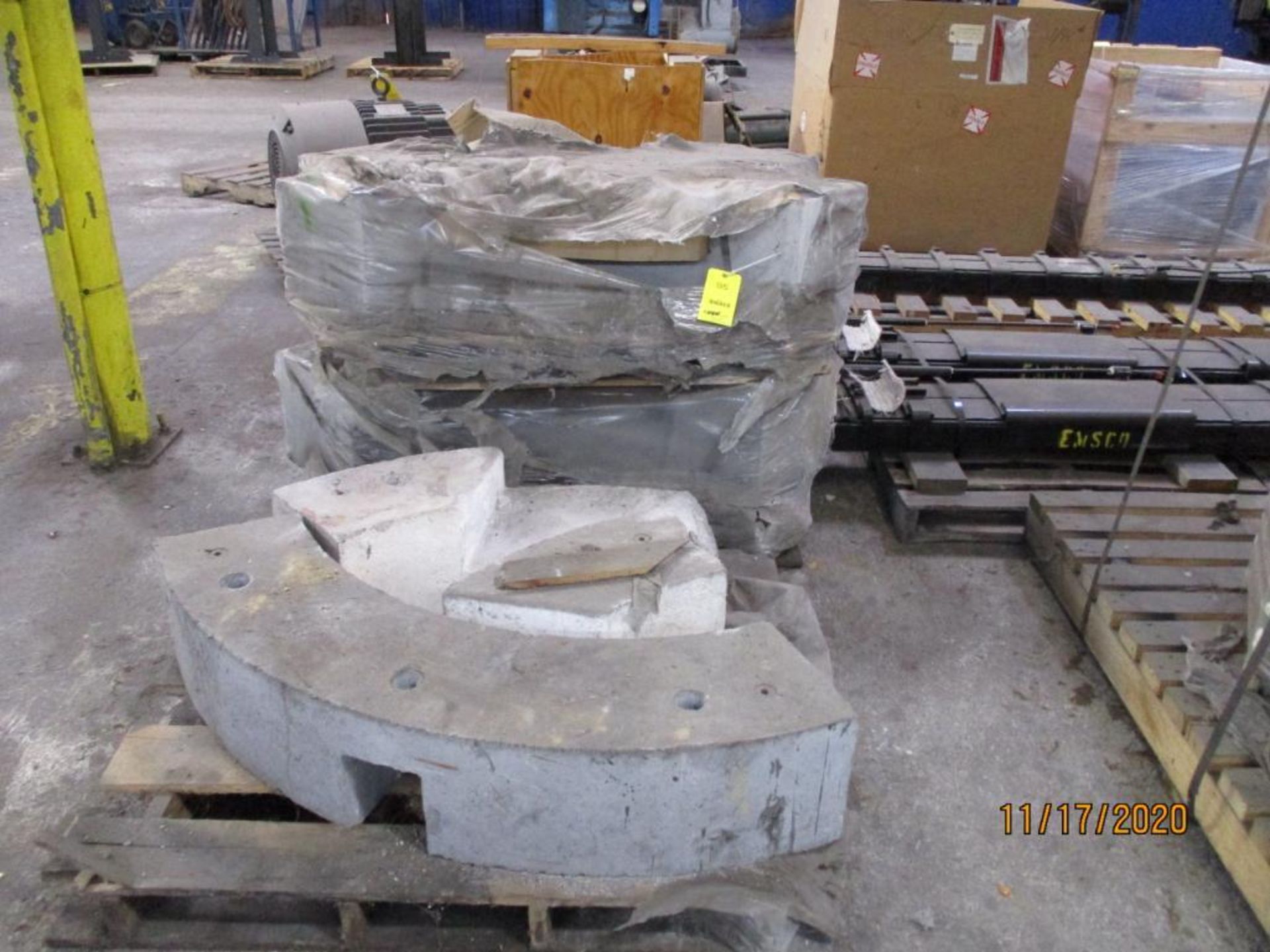 LOT: Top Ring Blocks (for 10 ton mainline furnaces) (LOCATED IN COLUMBIANA, AL)