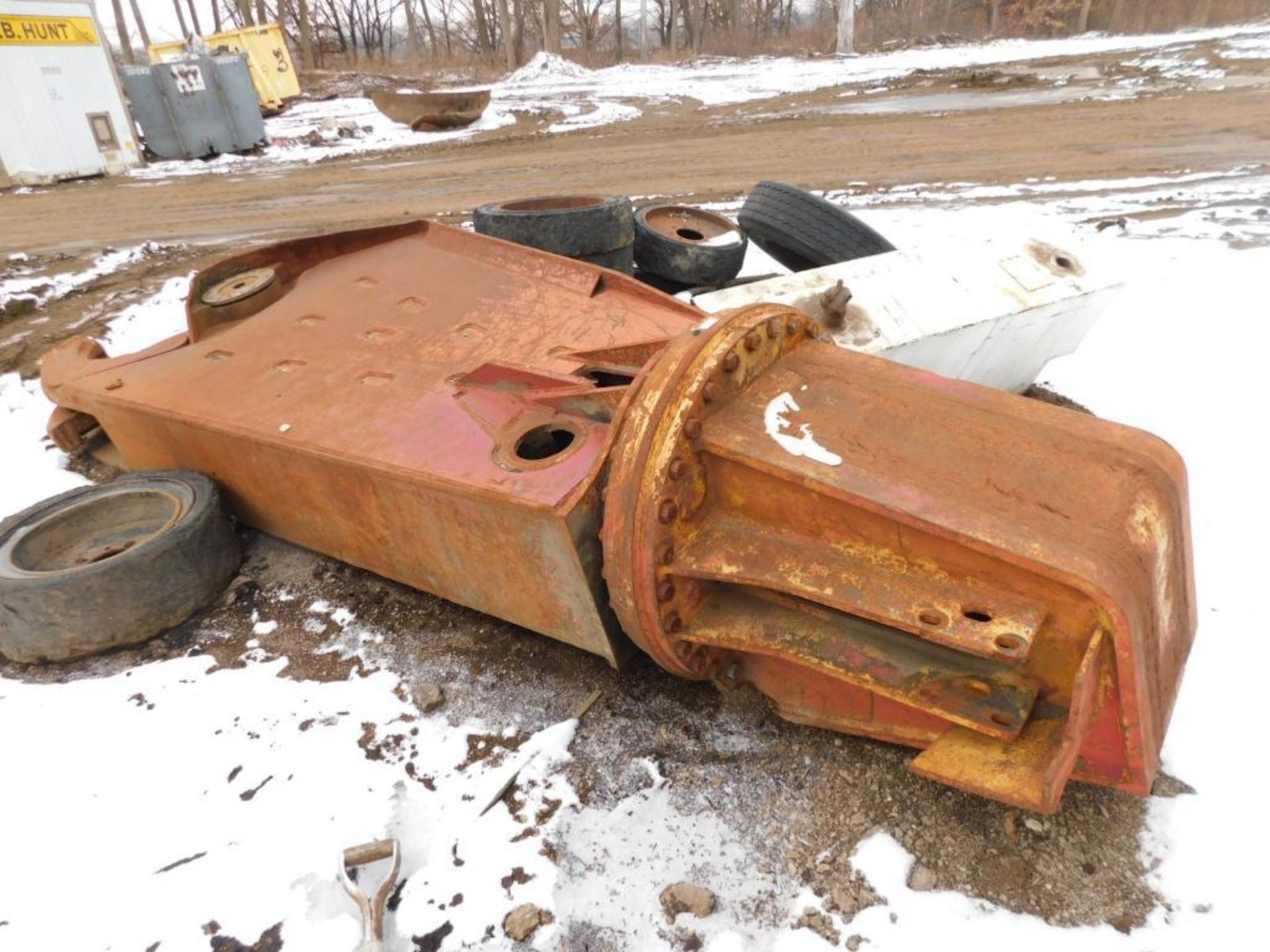 Labounty Hydraulic Rotating Shear Attachment Model MSD2500R, S/N 626312 (by maintenance building) - Image 2 of 2