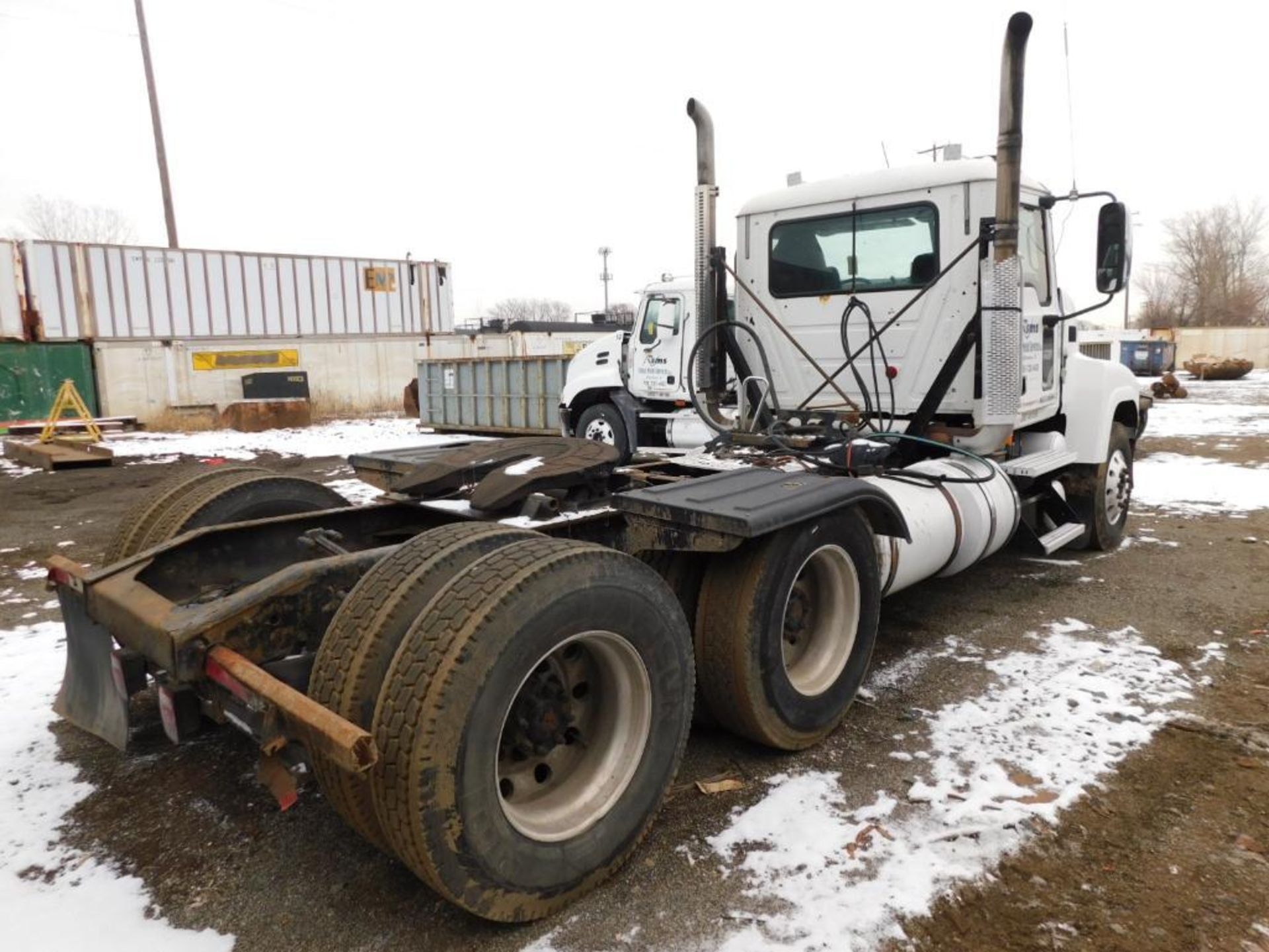 2009 Mack Tandem-Axle Day Cab Truck Tractor Model CHU613, VIN 1M1AN07Y19N004589, 12.7 Liter Diesel - Image 4 of 6