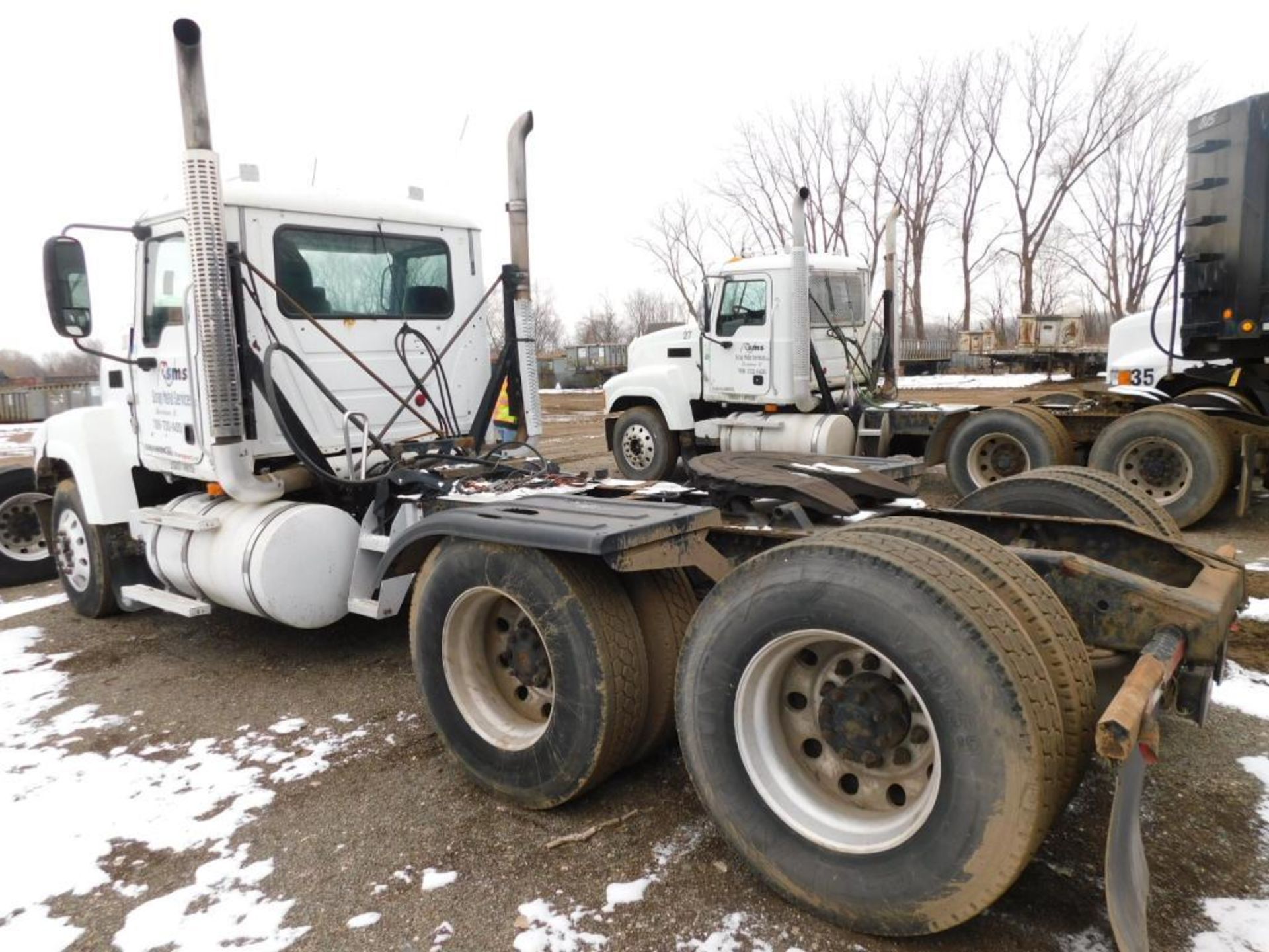 2009 Mack Tandem-Axle Day Cab Truck Tractor Model CHU613, VIN 1M1AN07Y19N004589, 12.7 Liter Diesel - Image 3 of 6