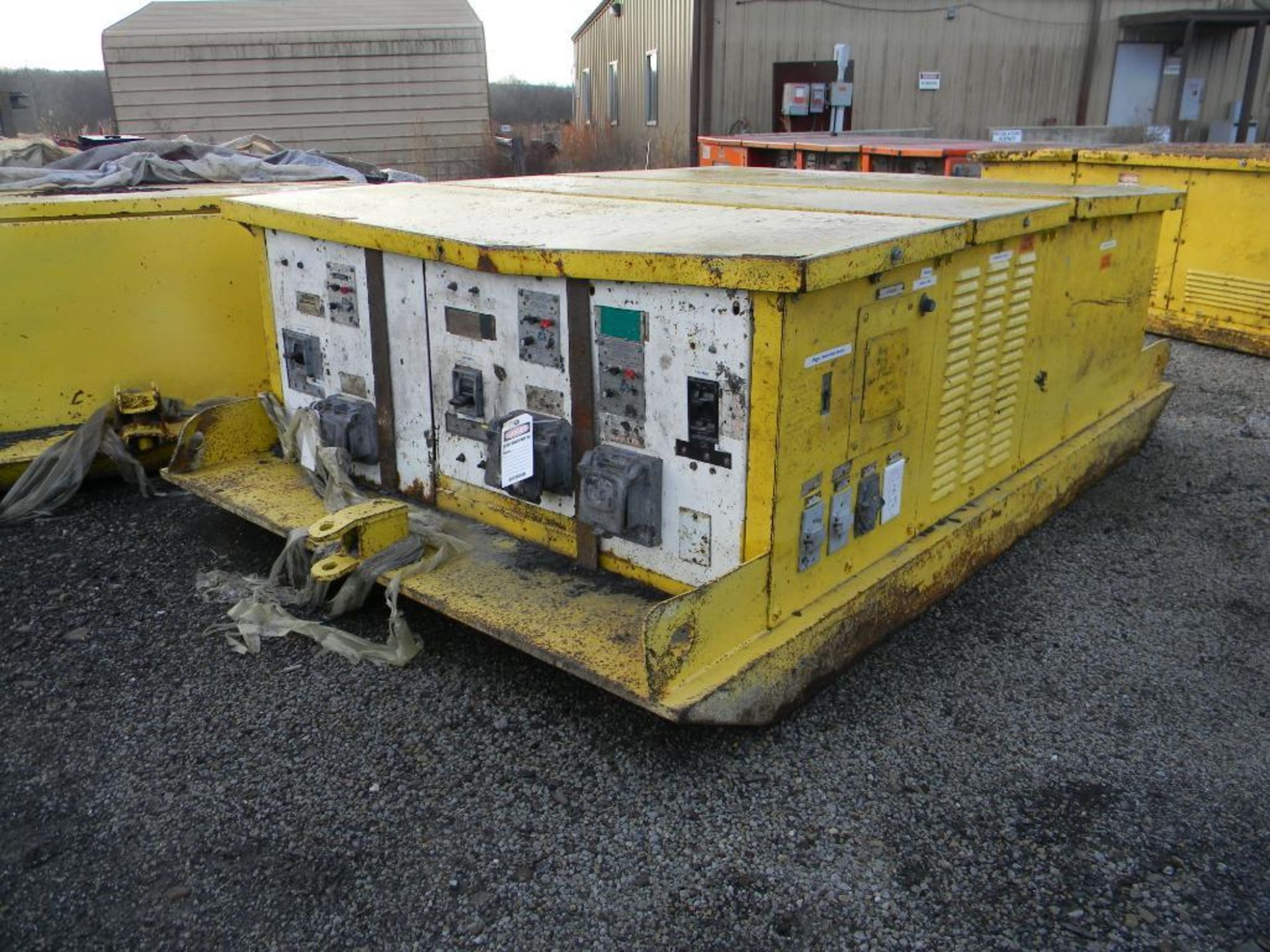 System Controls Inc. Power Center Model SPC303D480Y2 4,160v, 300 KVA, S/N 4 - Image 3 of 4