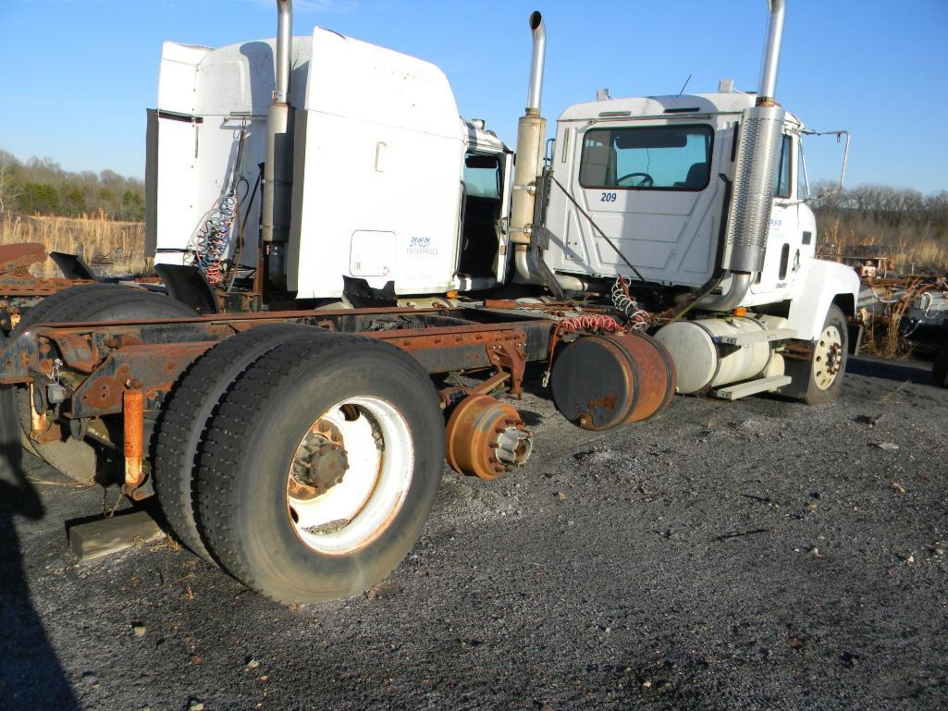 2000 Mack CH-613 T/A Truck Tractor, VIN 1M1AA18Y3YW119283 - Image 3 of 3