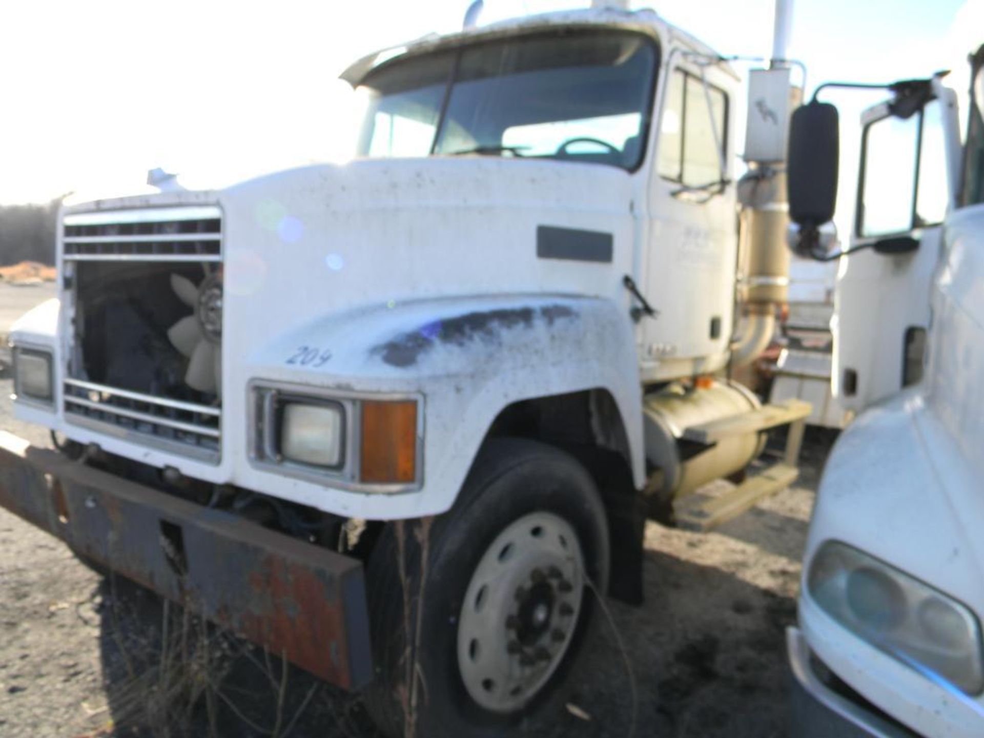 2000 Mack CH-613 T/A Truck Tractor, VIN 1M1AA18Y3YW119283