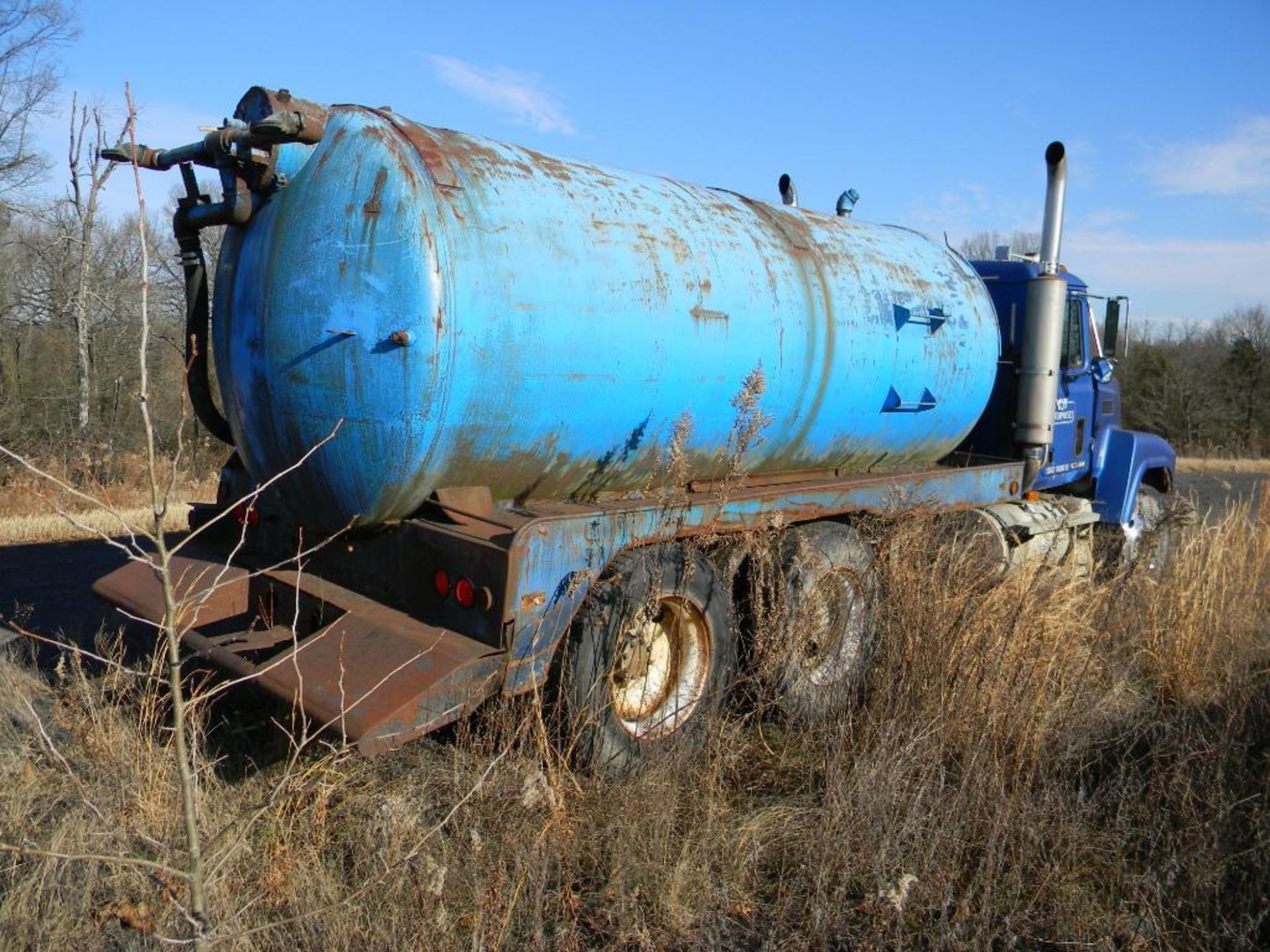 2000 Mack CH-613 T/A Water Truck w/ Mack Power, Eaton Fuller 10 Speed Trans., 3,500 Gallon Water - Image 3 of 4