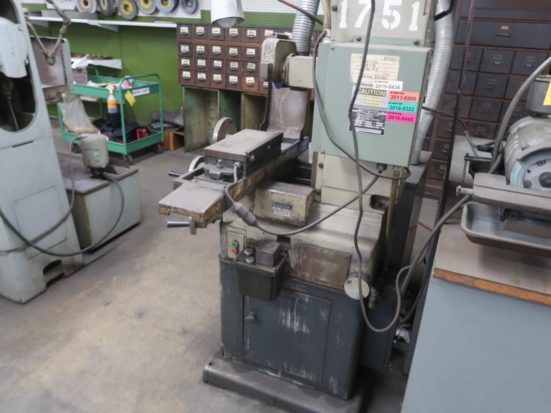 LOT: Clausing 6 in. x 12 in. Surface Grinder Model 4002, S/N 7B-8191, 6 in. x 12 in. Electromagnetic - Image 3 of 6