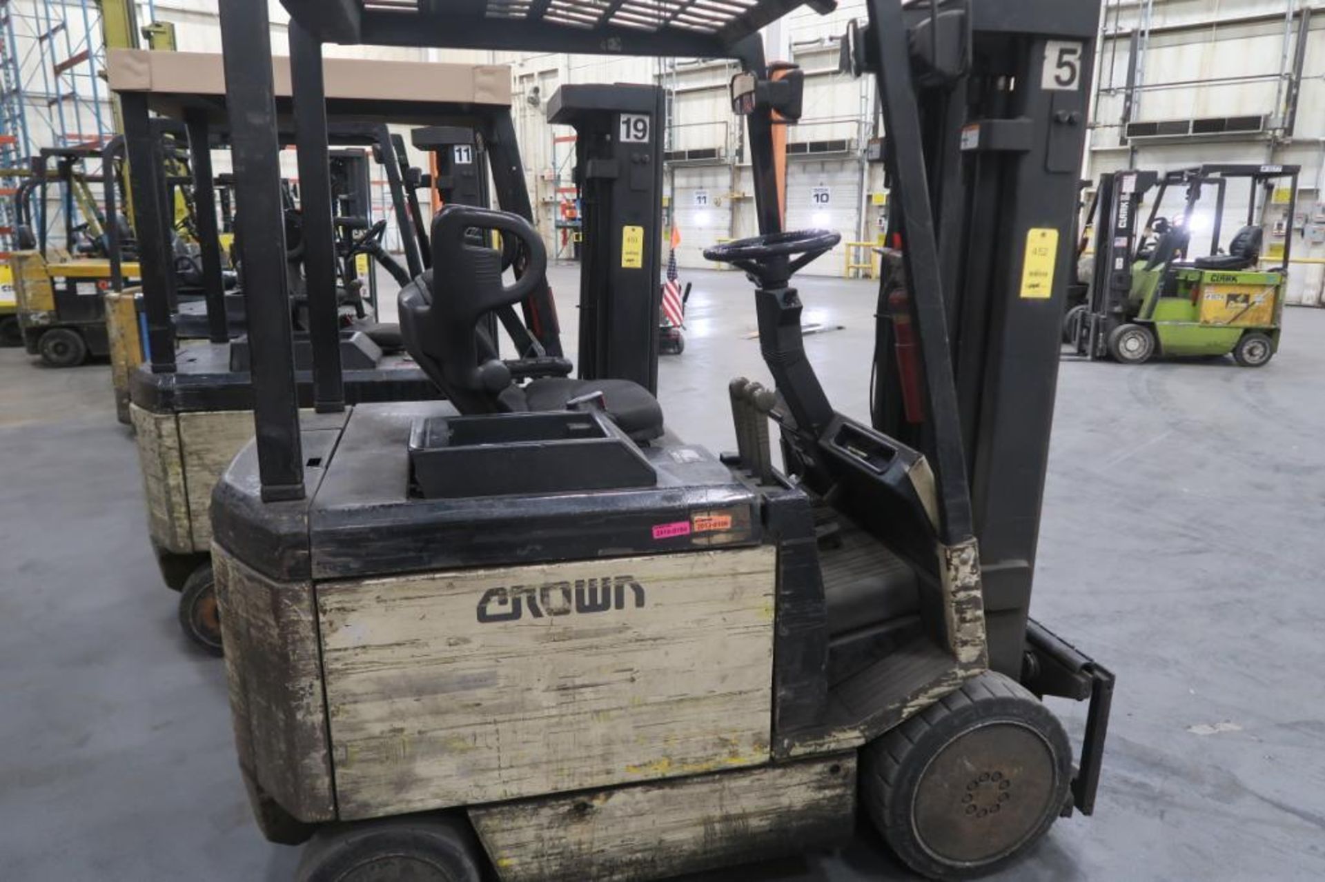 Crown 4500 lb. Electric Forklift Model 50FCTT-188, S/N 1A163271, 3-Stage Mast, Side Shift, 4195 - Image 2 of 3