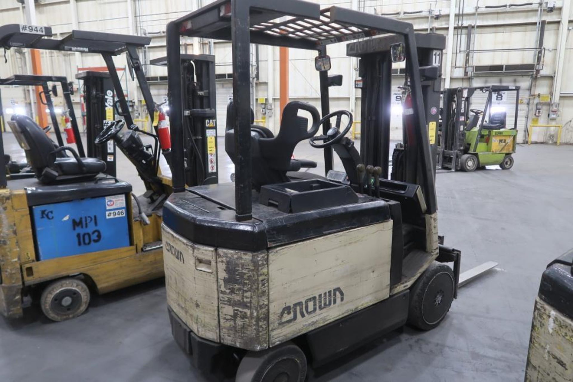 Crown 4000 lb. Electric Forklift Model 40FCTT-188, S/N 1A163118, 3-Stage Mast, Side Shift, 5095 - Image 2 of 3