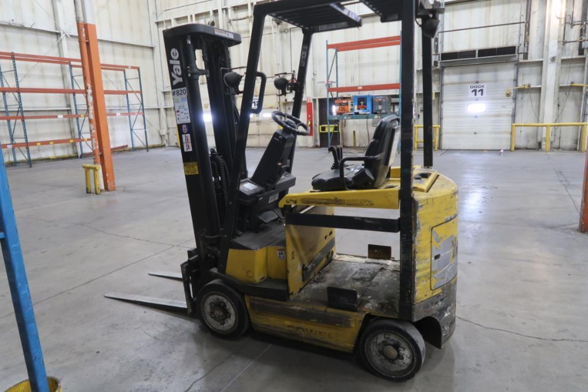 Yale 2900 lb. Electric Forklift Model ERC030AHN36TE088, S/N C814N02746G, 3-Stage Mast, Side Shift ( - Image 2 of 3