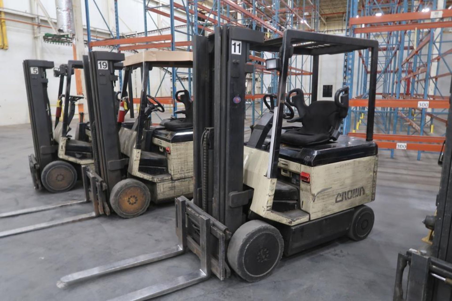 Crown 4000 lb. Electric Forklift Model 40FCTT-188, S/N 1A163118, 3-Stage Mast, Side Shift, 5095