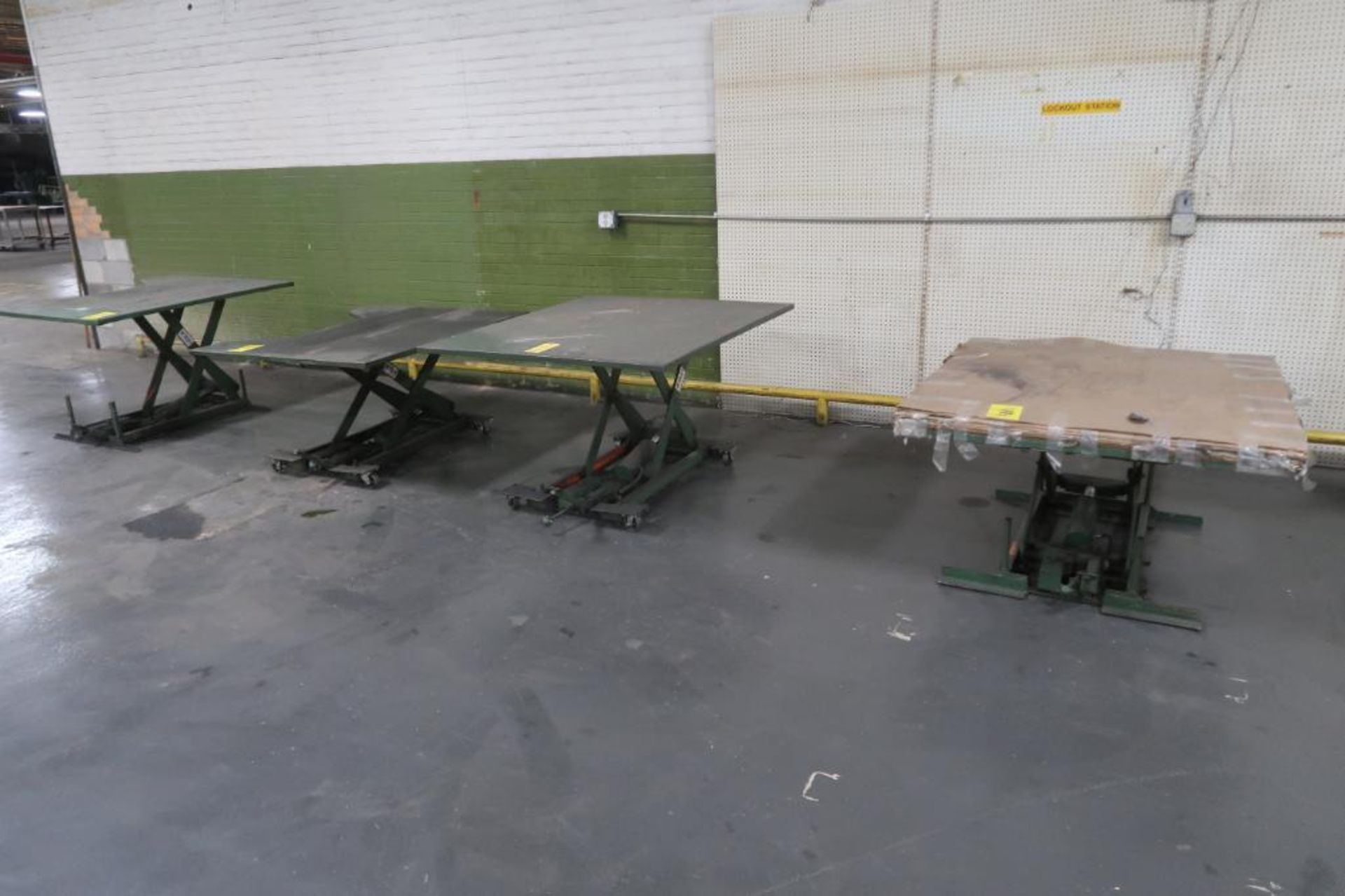 LOT: (4) Assorted Manual Hydraulic Lift Tables , LOCATION: MAIN PRESS FLOOR