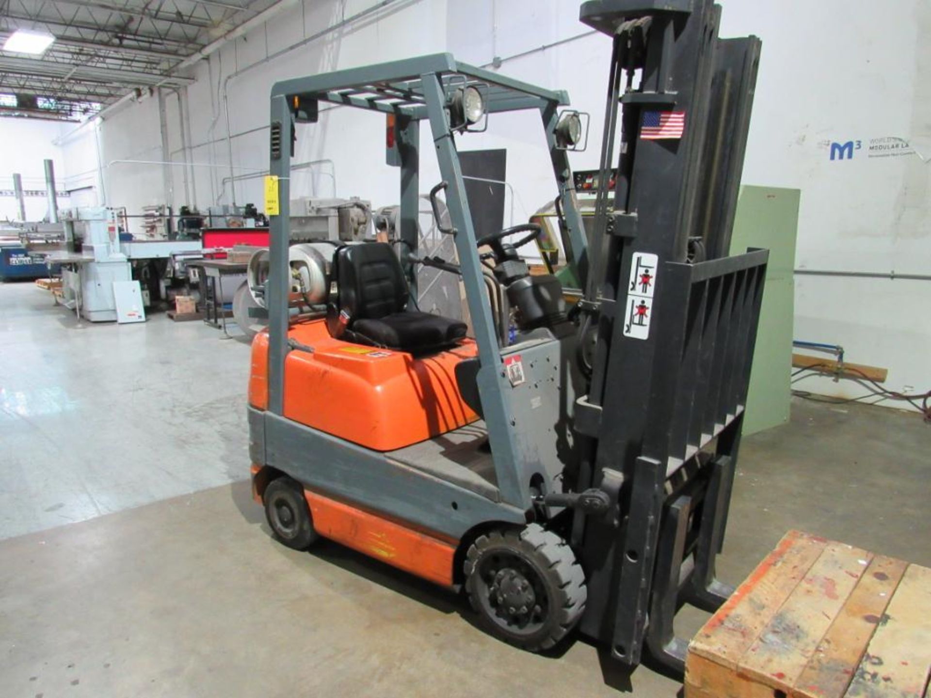 Toyota Forklift Model 42-6FGCU15, 2800 lb. Cap., 3-Stage Mast, Side Shift, LPG, 189 in. Lift Height,