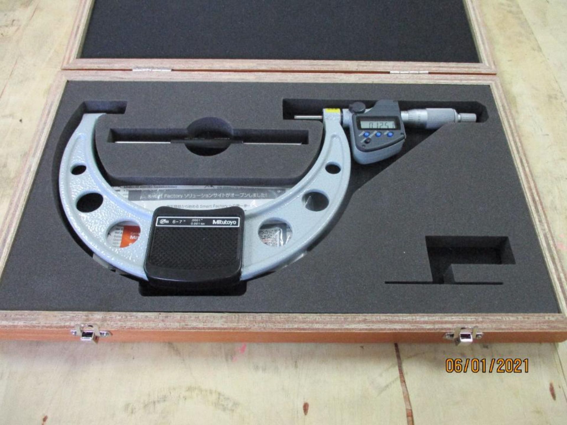 Mitutoyo Digital Micrometer, 6 in. - 7 in. (All inspection eq. is like New and Mostly Certified)