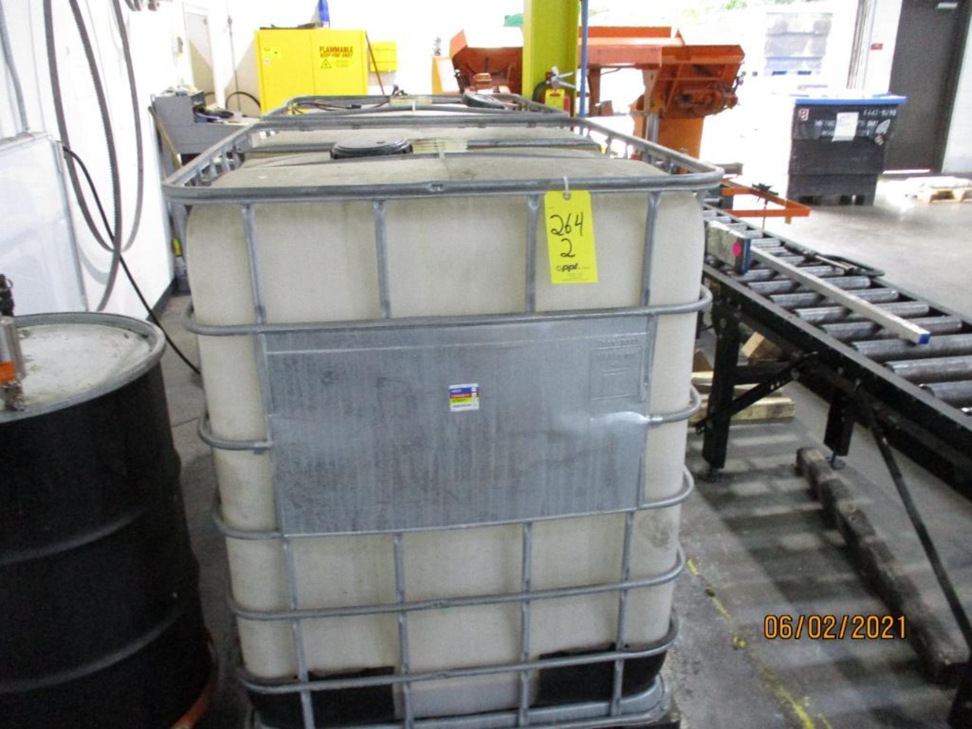 LOT: (2) Transport Storage Tanks, 1650 kg. (Late Delivery) - Image 2 of 2
