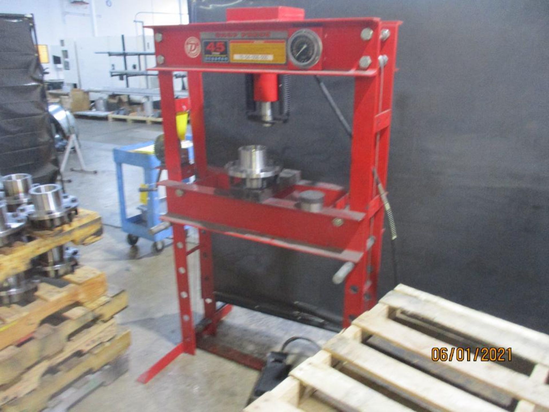 Dynamo 45-Ton Hydraulic Shop Press, 32 in. Between Housings - Image 2 of 3