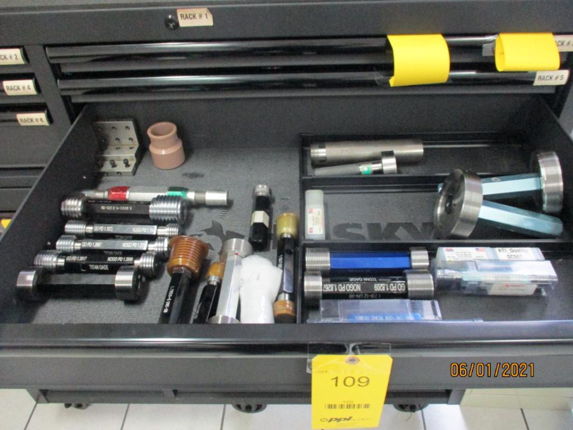 LOT: Drawer #7 Husky Tool Box w/(19) Various Plug Gages (All inspection eq. is like New and Mostly