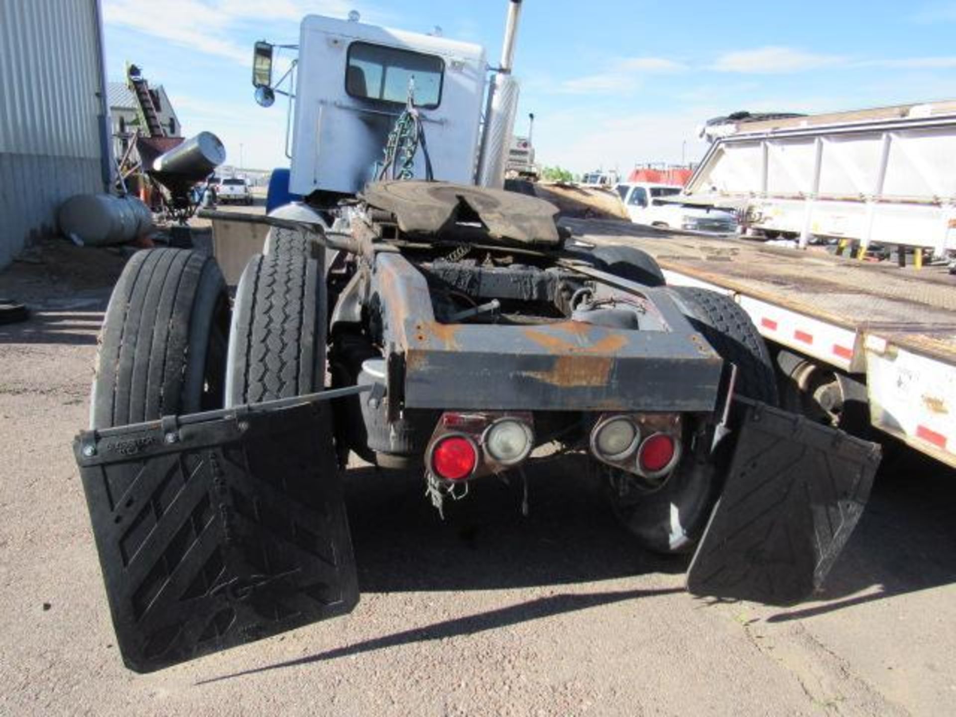 1996 Peterbilt Tractor, VIN # 1XP5D99X2TD398063, 13-Speed Manual Eaton Fuller Transmission, - Image 4 of 8