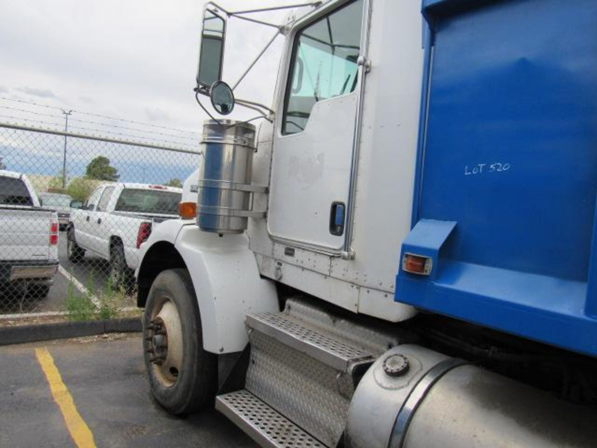 2008 Kenworth T800 Dump Truck, VIN # 1NKDLU9X58J234087, Caterpillar C13 Acert Turbo Diesel Engine, - Image 4 of 8
