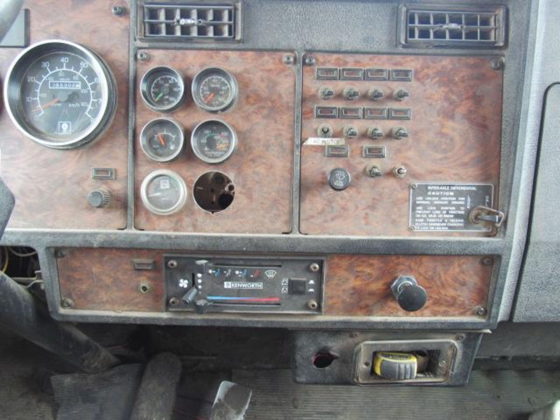 2000 Kenworth T800 Slurry Truck, VIN # 1NKDGGGG00R836250, Automatic Morse 5-Speed Transmission, - Image 12 of 18